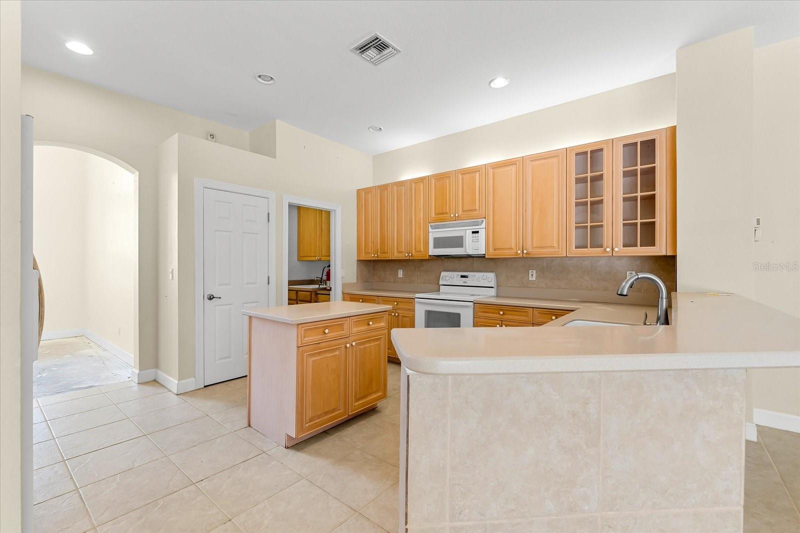 13792 LONG LAKE LN, PORT CHARLOTTE, FL, 33953