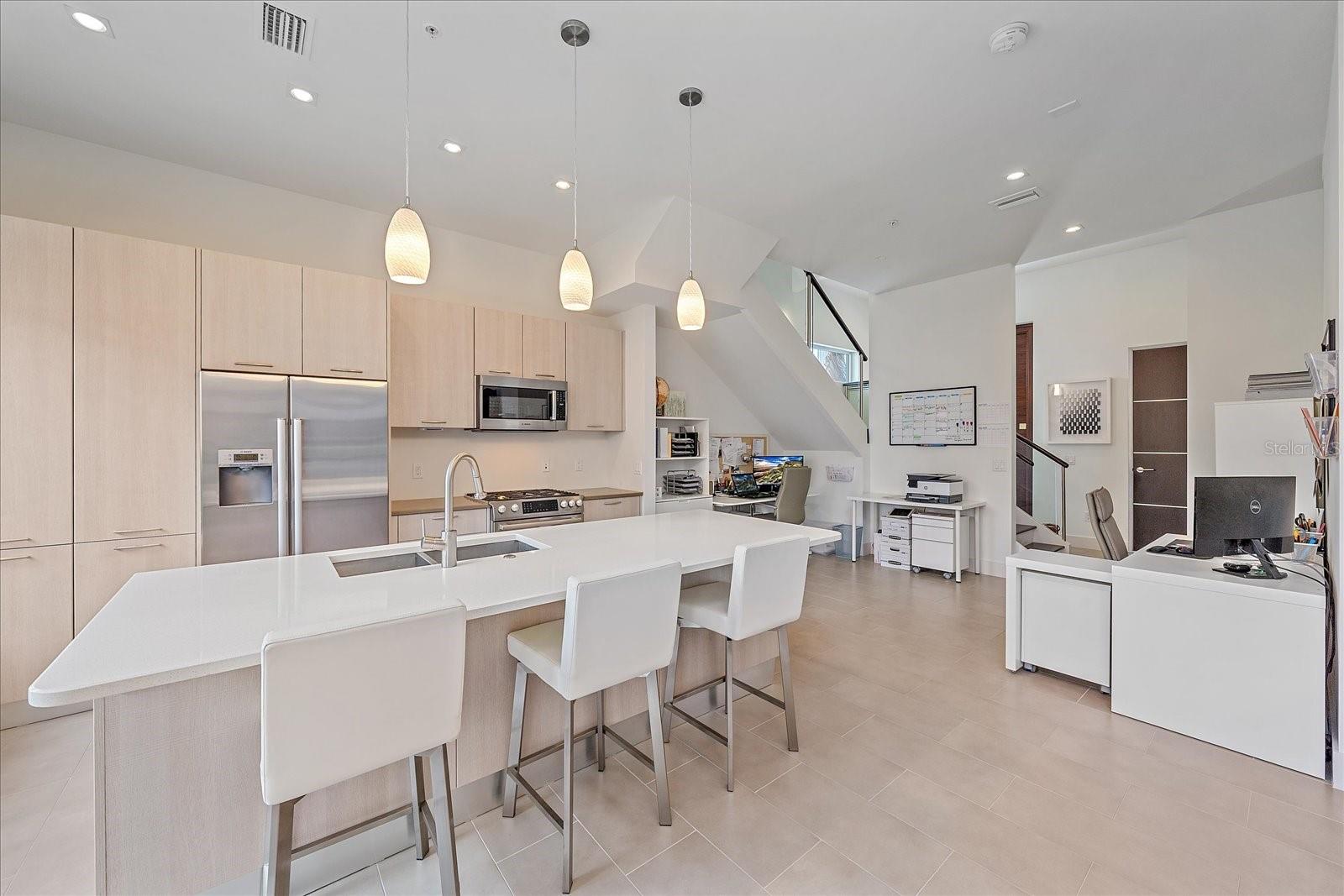 232 COSMOPOLITAN CT, SARASOTA, FL, 34236