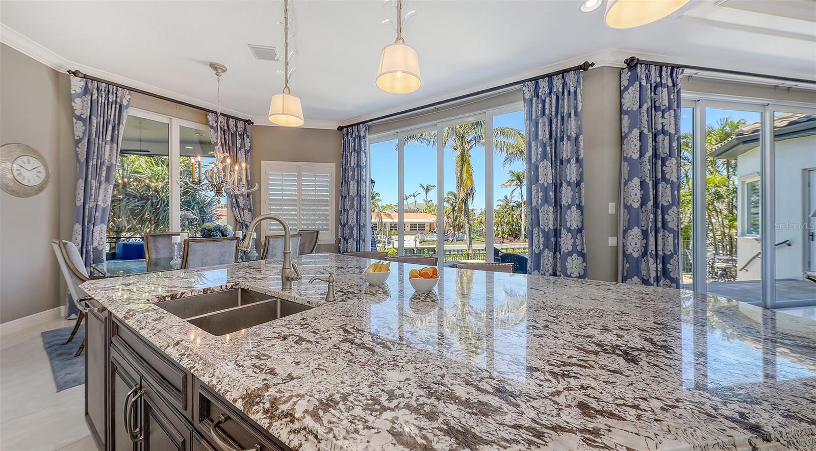 551 RANGER LN, LONGBOAT KEY, FL, 34228