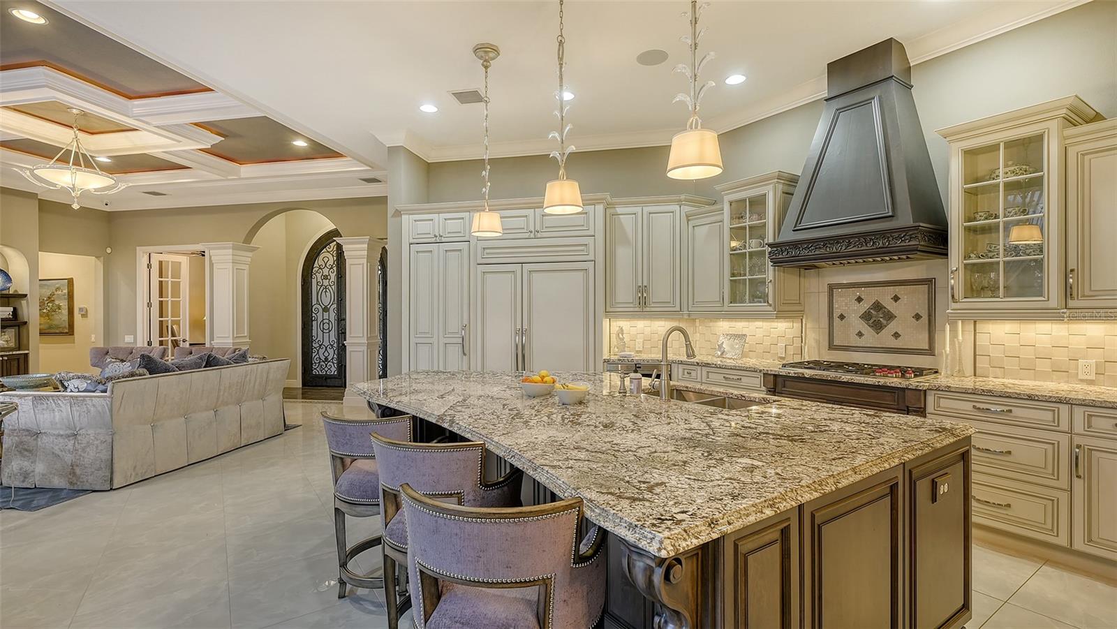 551 RANGER LN, LONGBOAT KEY, FL, 34228