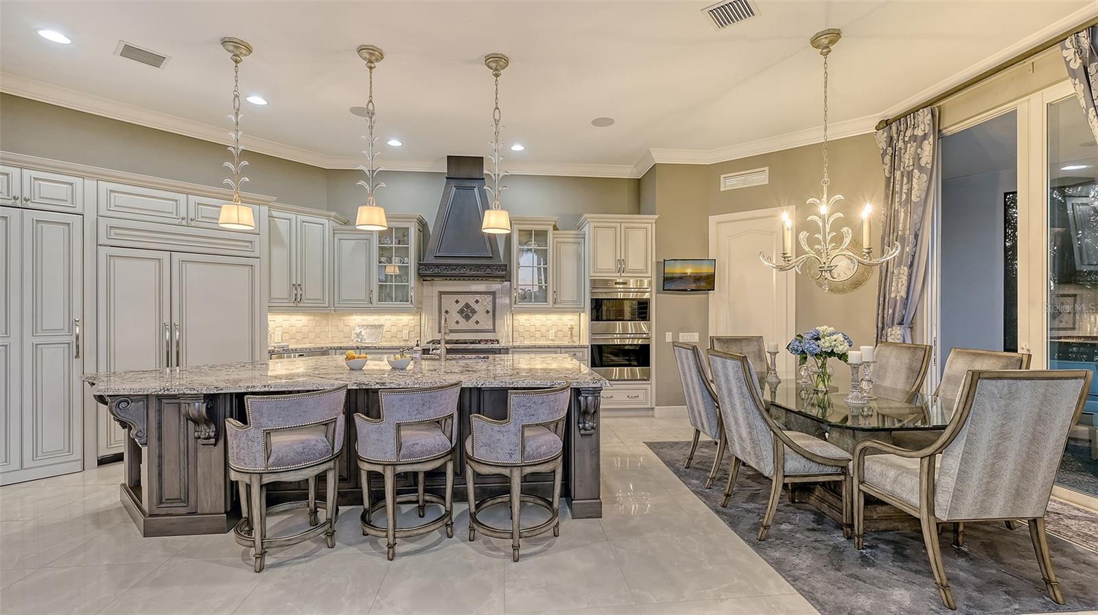 551 RANGER LN, LONGBOAT KEY, FL, 34228