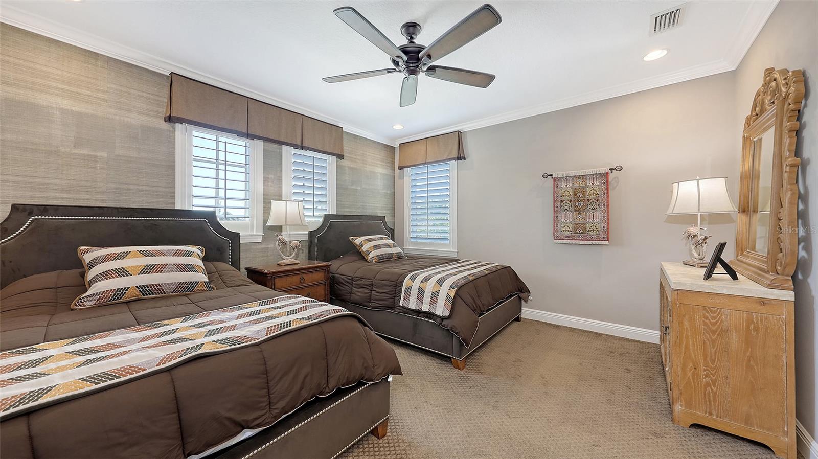 551 RANGER LN, LONGBOAT KEY, FL, 34228