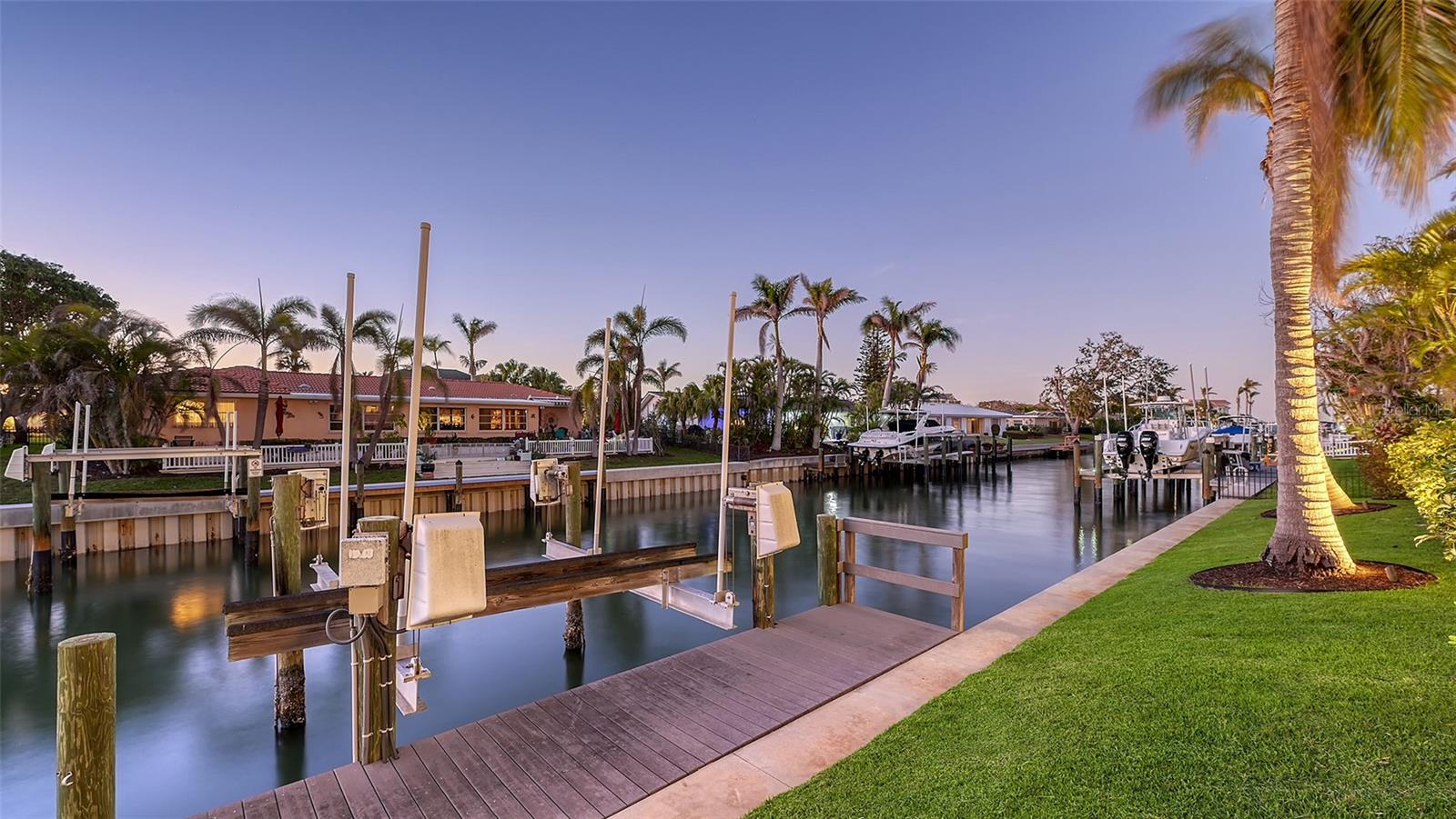 551 RANGER LN, LONGBOAT KEY, FL, 34228