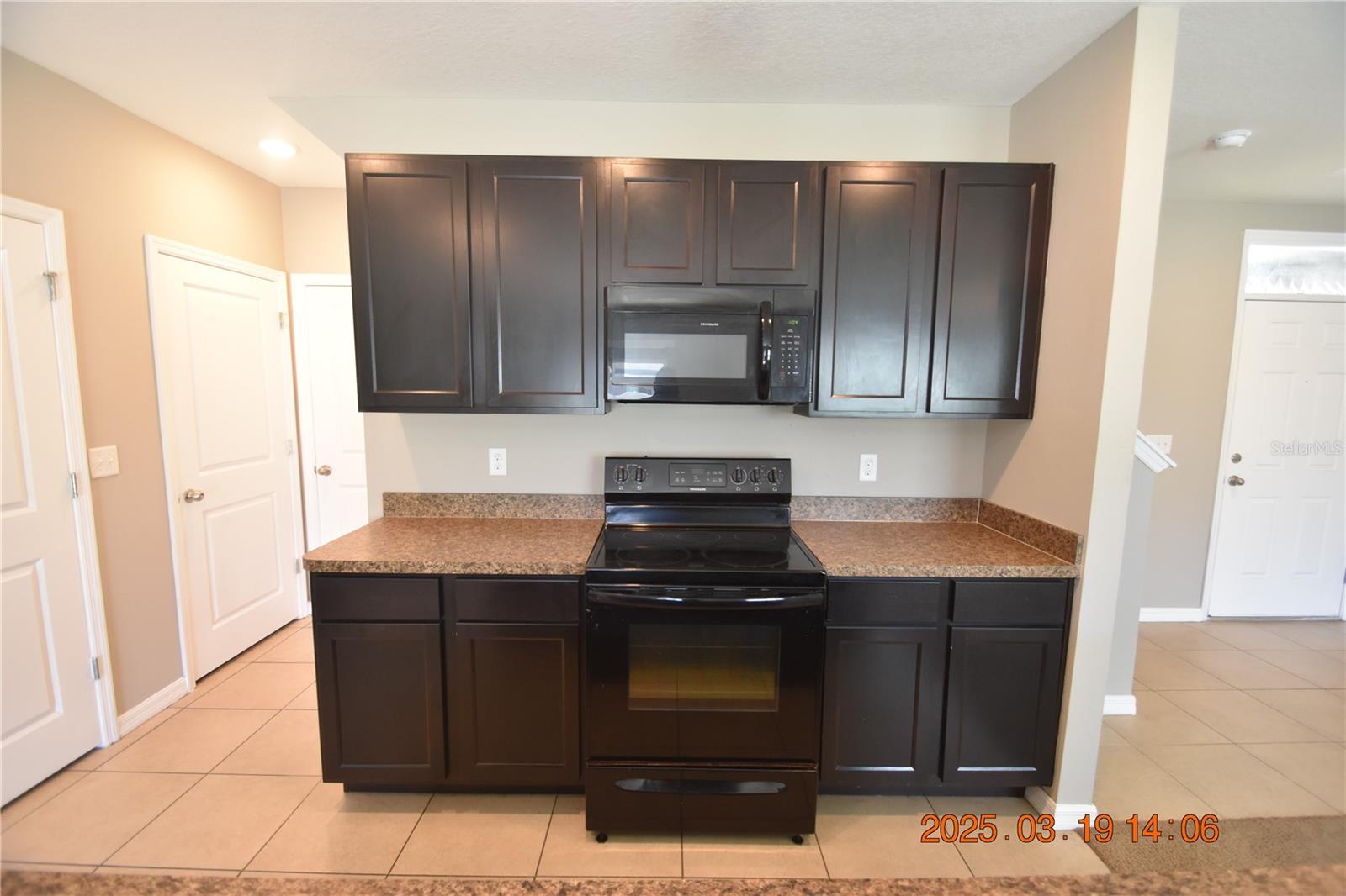 10233 MANGROVE WELL RD, SUN CITY CENTER, FL, 33573