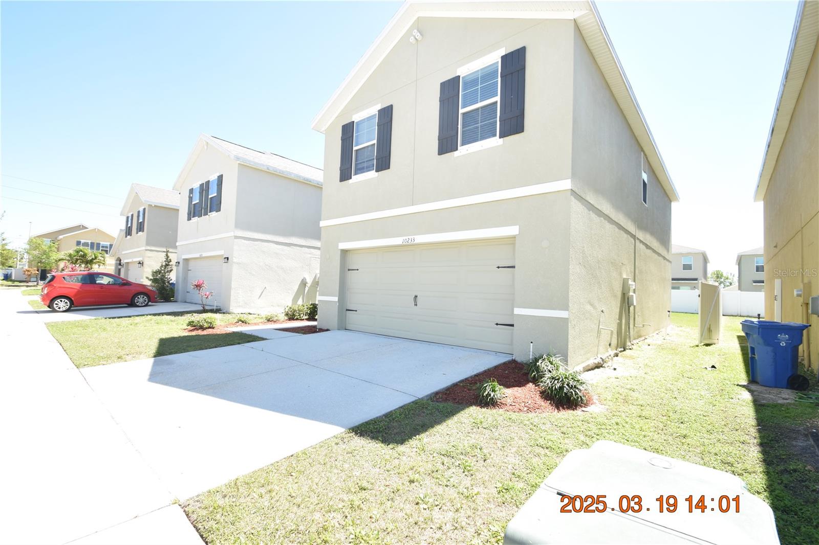 10233 MANGROVE WELL RD, SUN CITY CENTER, FL, 33573