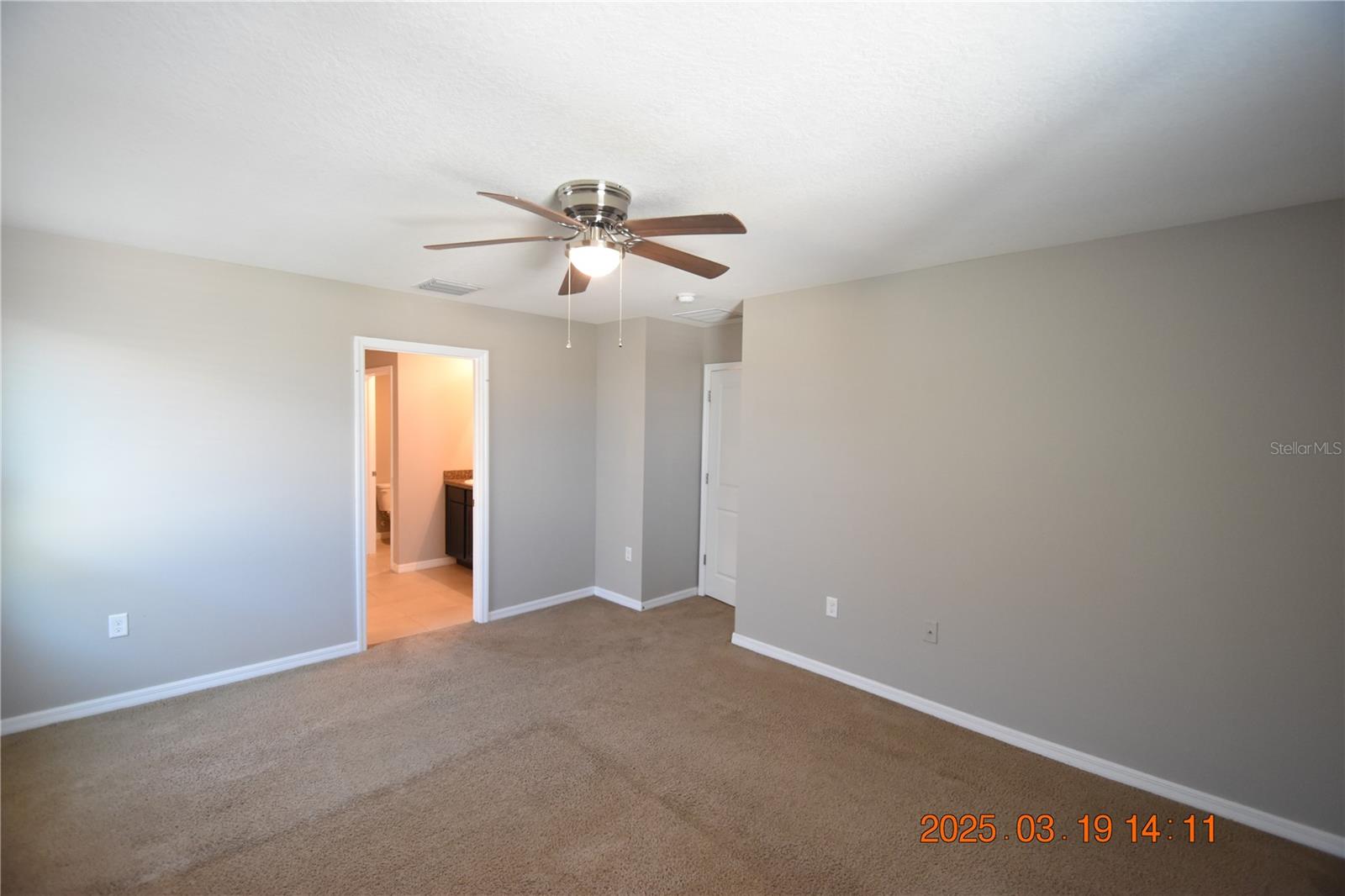 10233 MANGROVE WELL RD, SUN CITY CENTER, FL, 33573