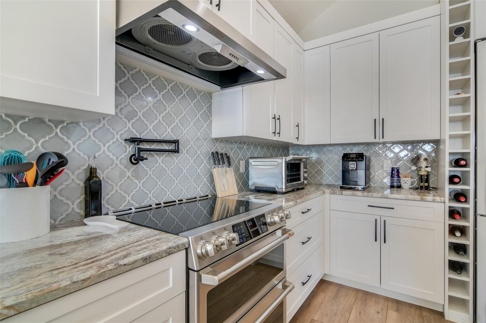 5824 N DEAN RD, ORLANDO, FL, 32817