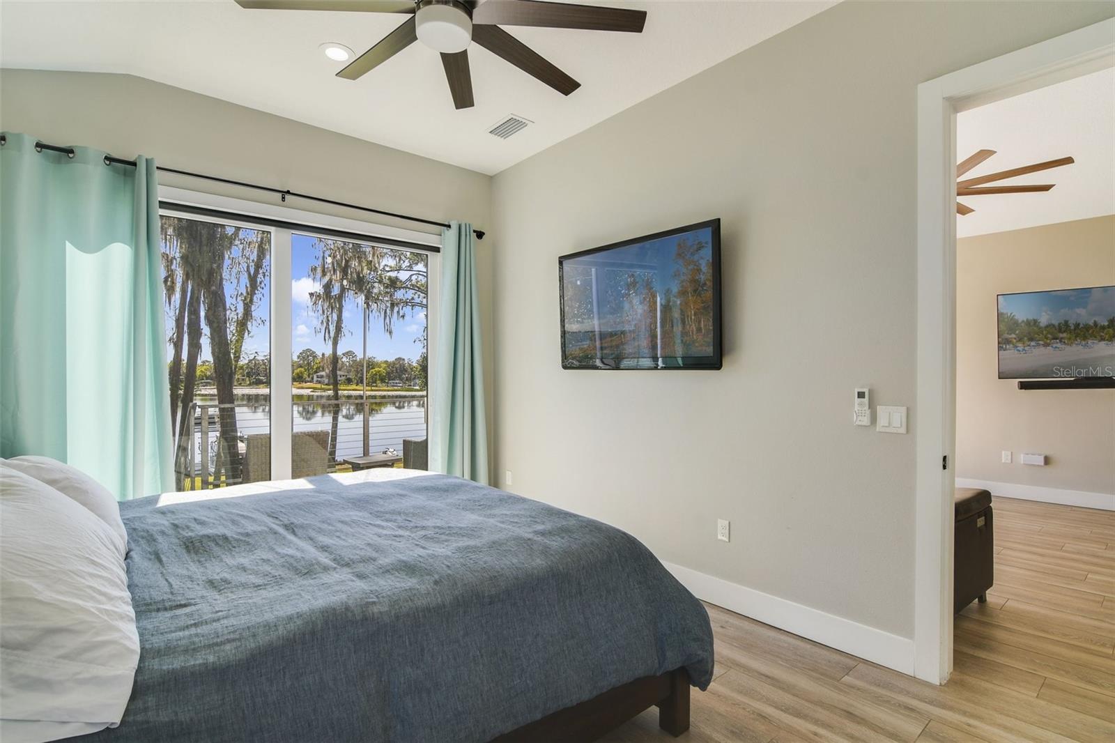 5824 N DEAN RD, ORLANDO, FL, 32817