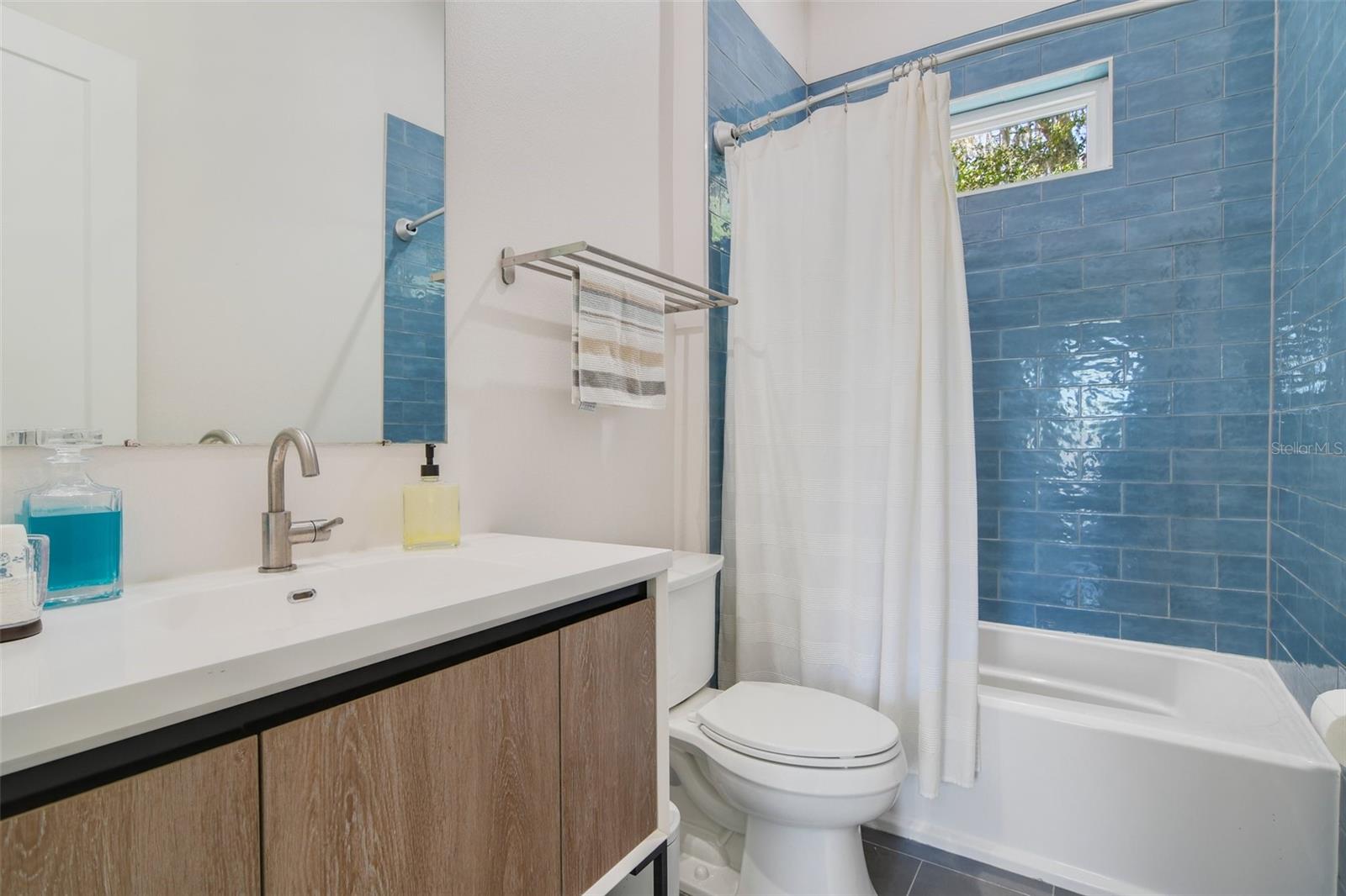 5824 N DEAN RD, ORLANDO, FL, 32817