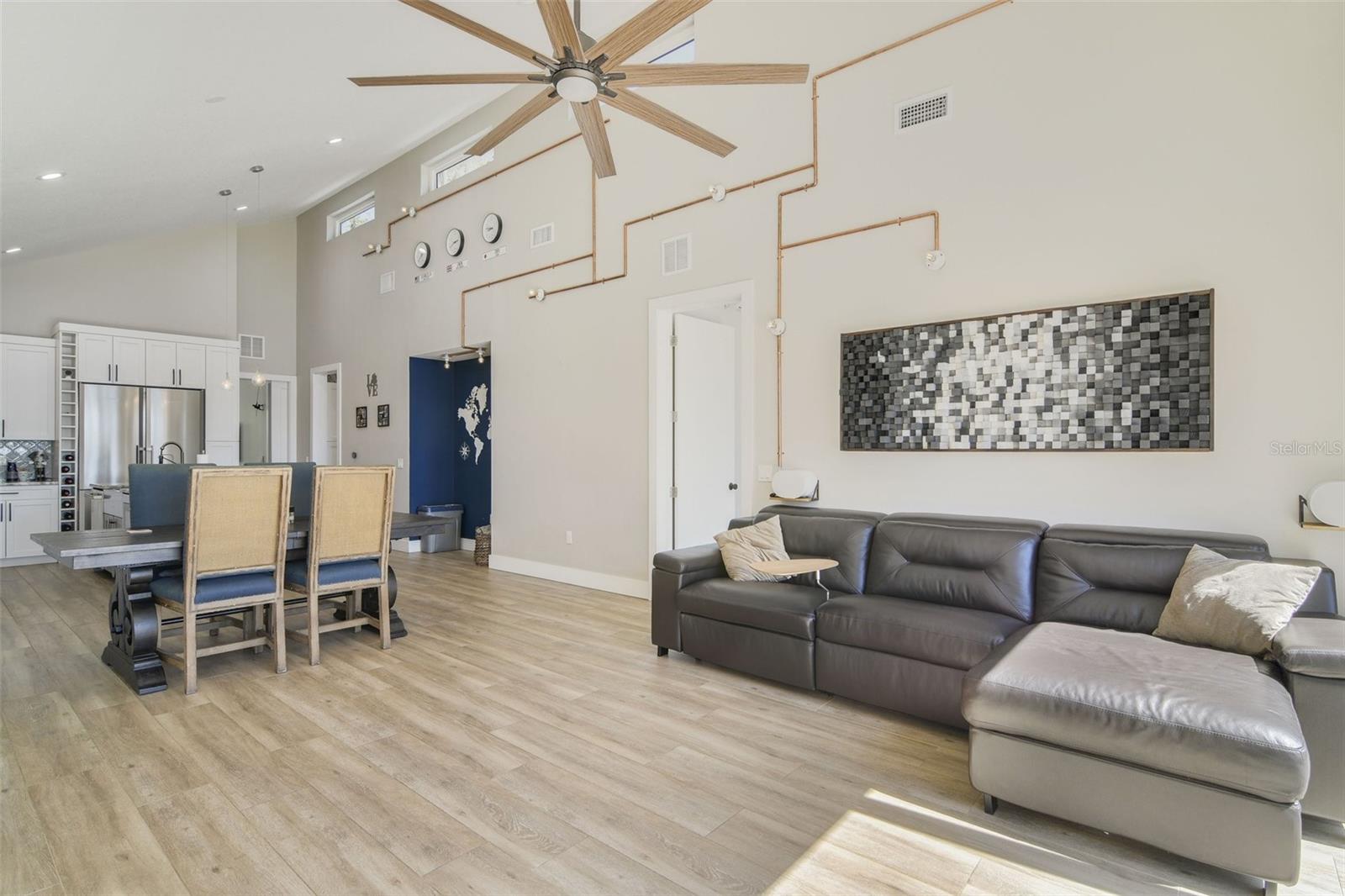 5824 N DEAN RD, ORLANDO, FL, 32817