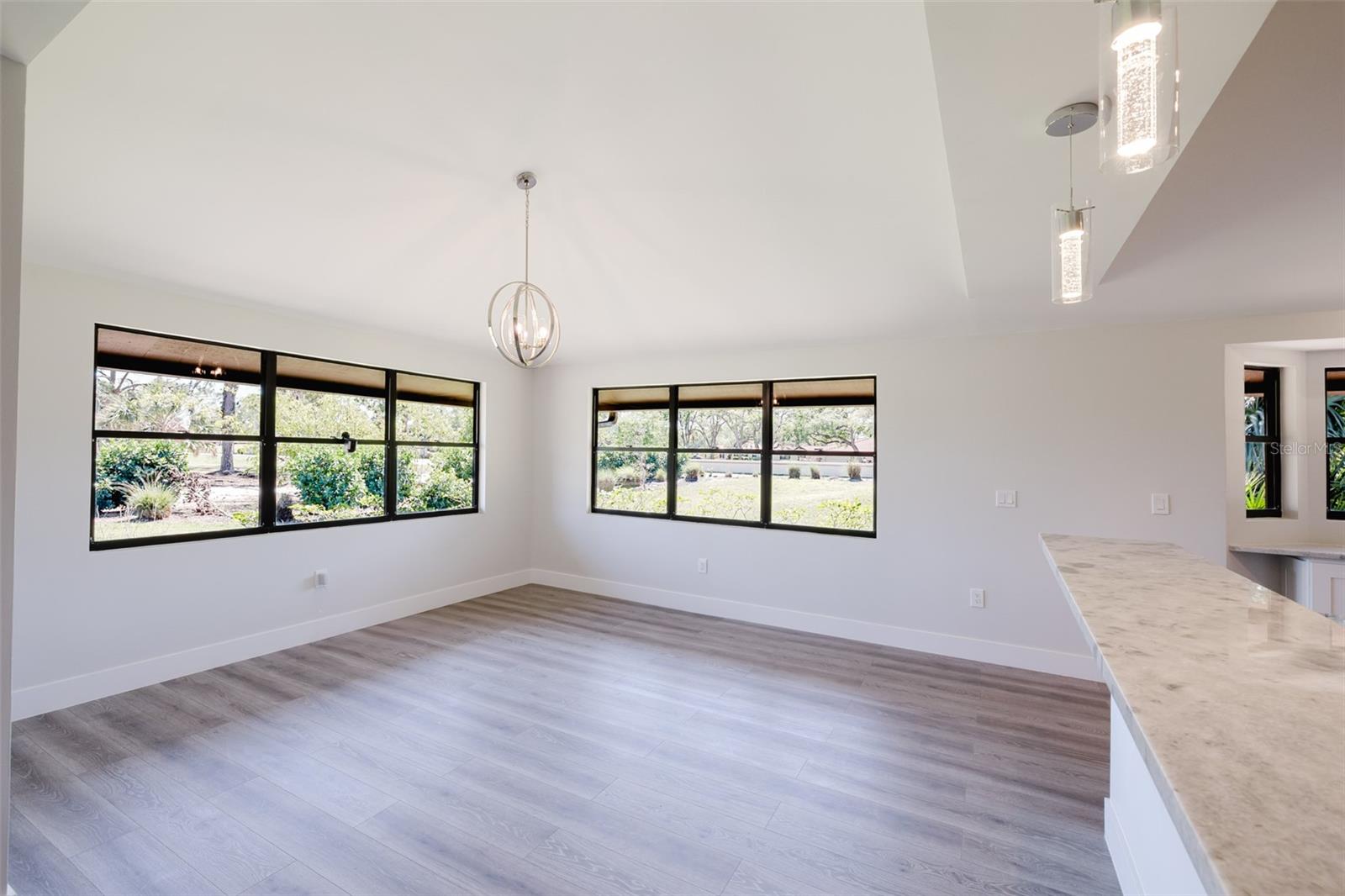 5604 DORAL DR, SARASOTA, FL, 34243