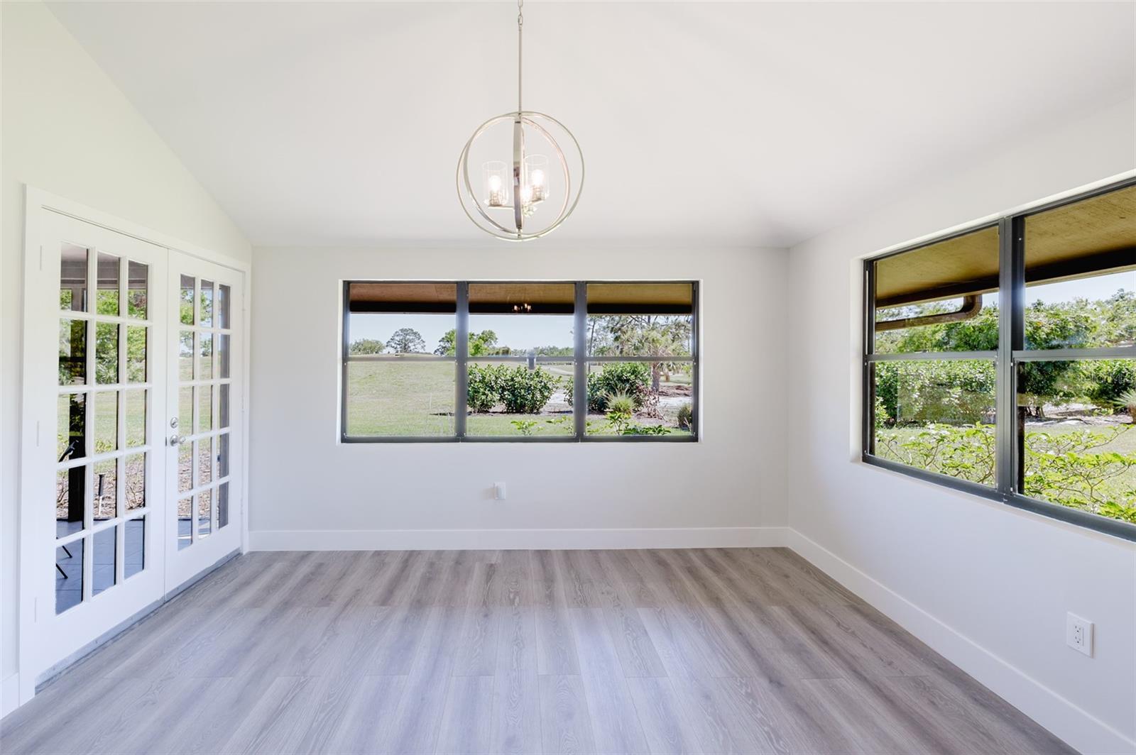 5604 DORAL DR, SARASOTA, FL, 34243