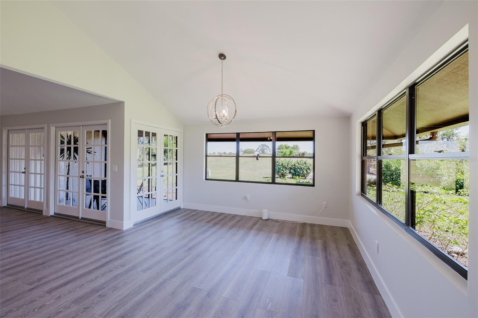 5604 DORAL DR, SARASOTA, FL, 34243