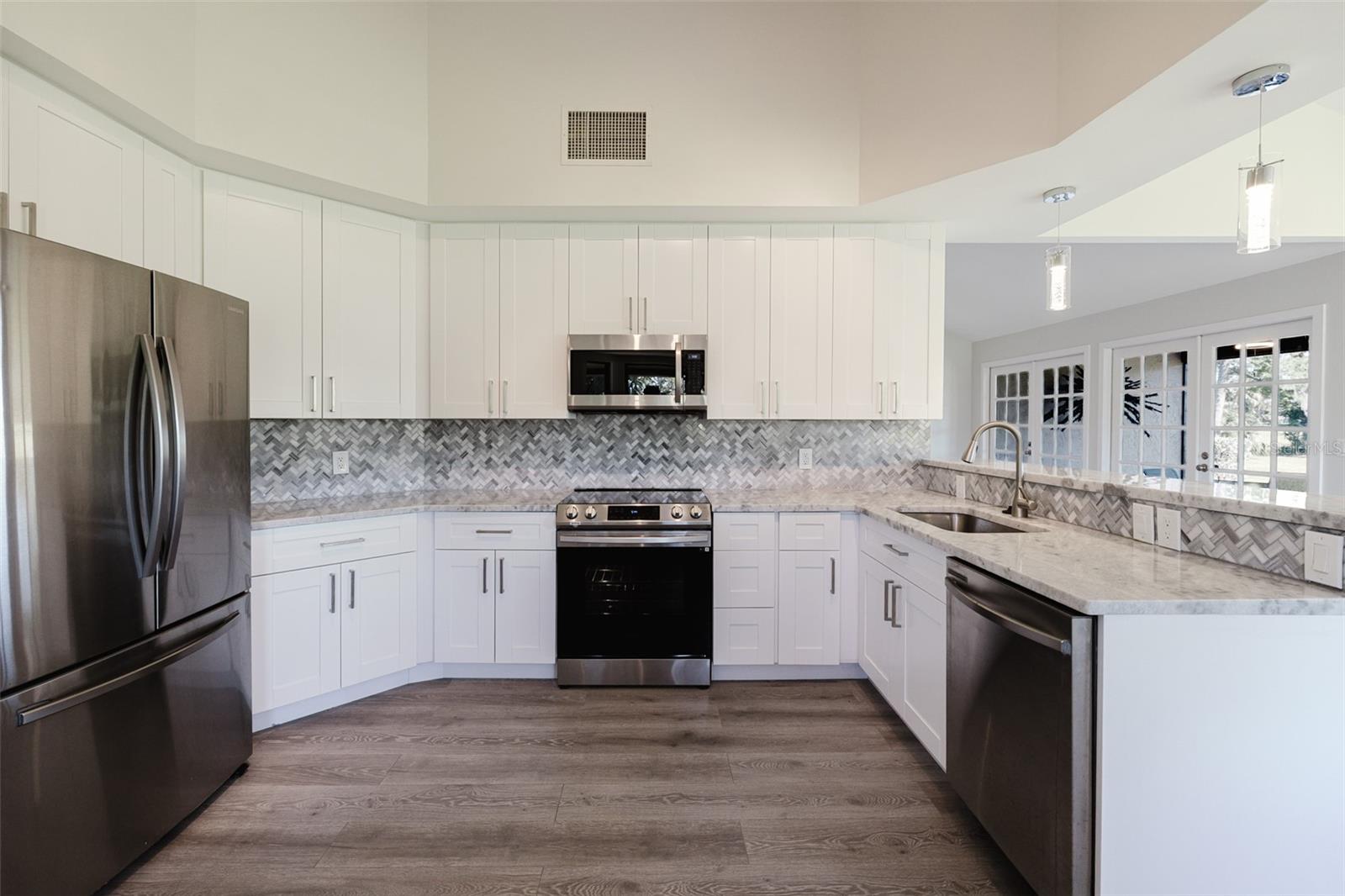 5604 DORAL DR, SARASOTA, FL, 34243
