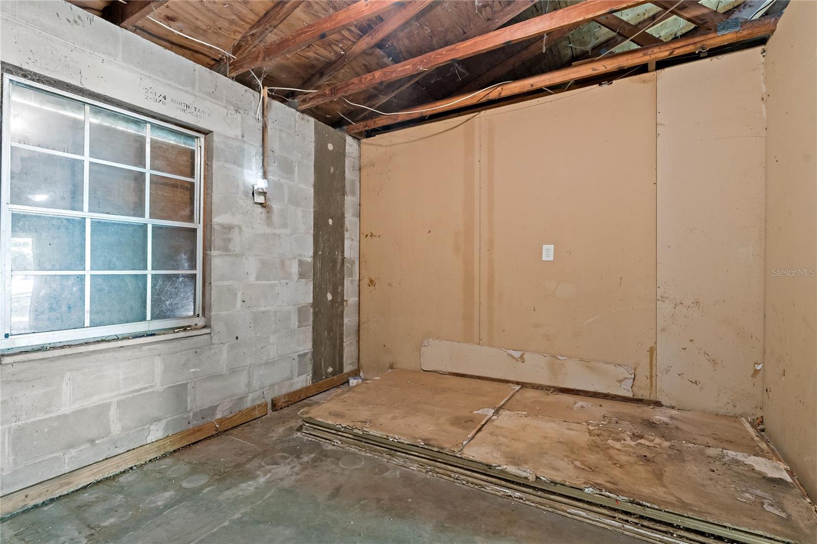 11423 ENNIS SHEARD RD, SEFFNER, FL, 33584