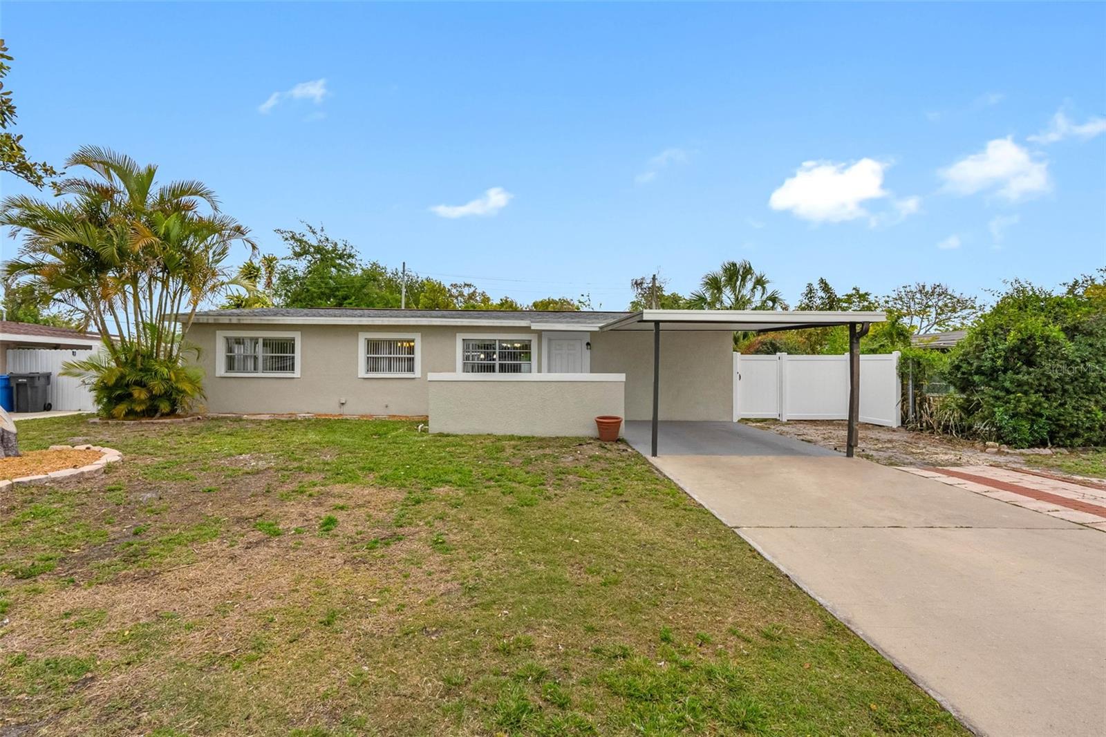 5103 TOWN N COUNTRY BLVD, TAMPA, FL, 33615