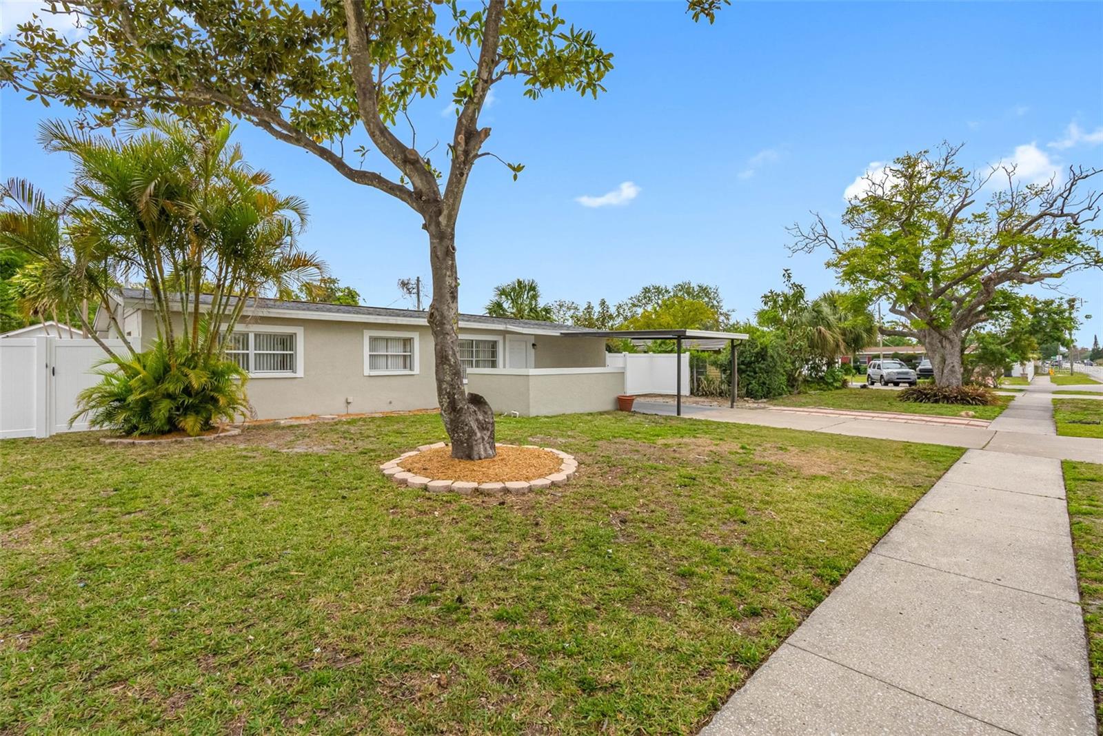 5103 TOWN N COUNTRY BLVD, TAMPA, FL, 33615
