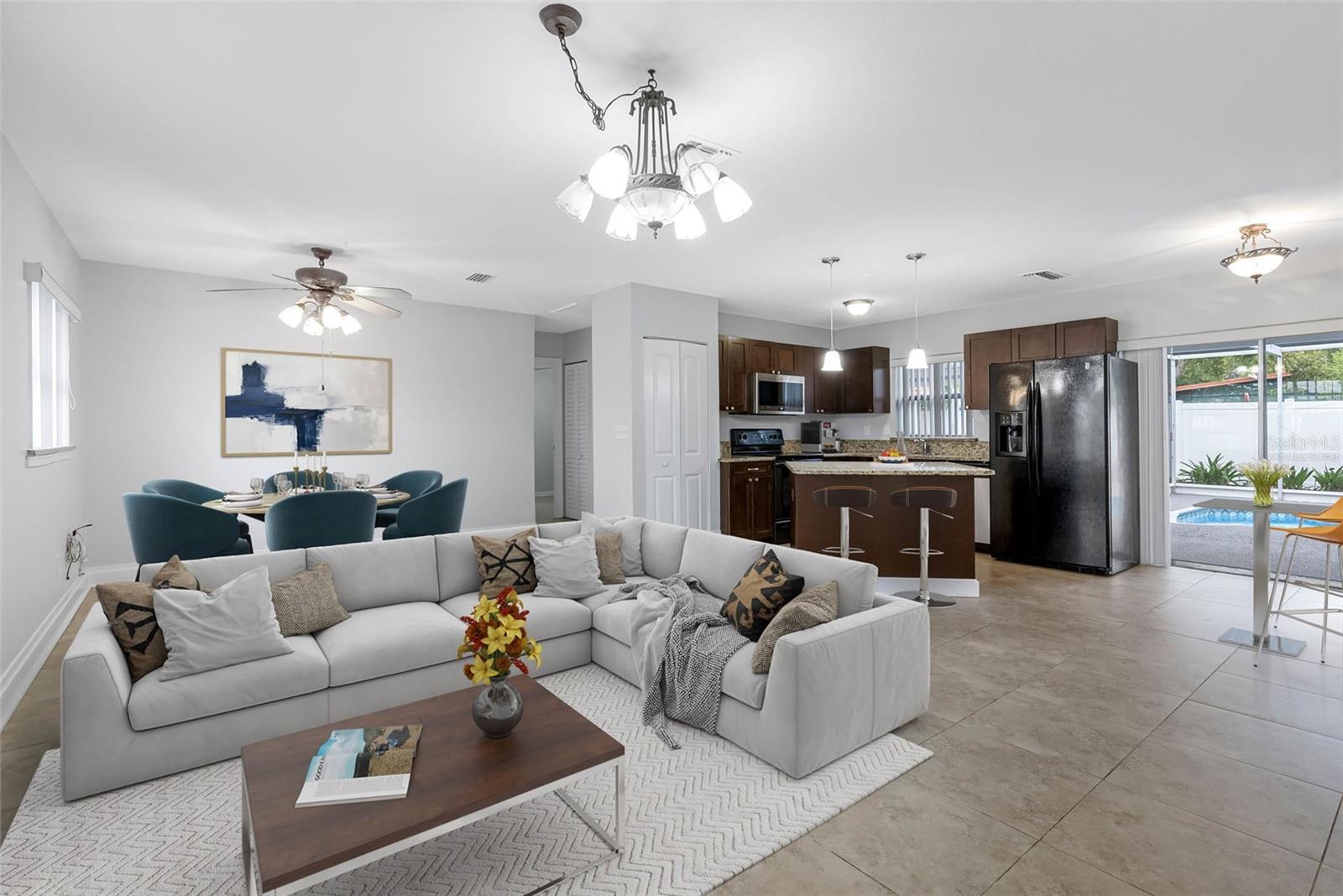 5103 TOWN N COUNTRY BLVD, TAMPA, FL, 33615