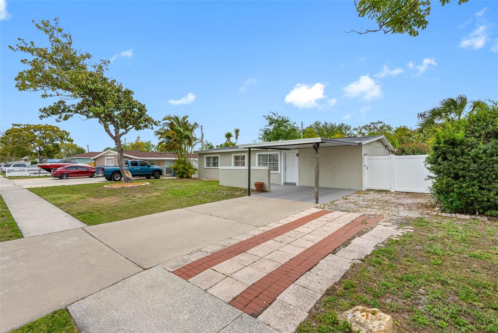 5103 TOWN N COUNTRY BLVD, TAMPA, FL, 33615