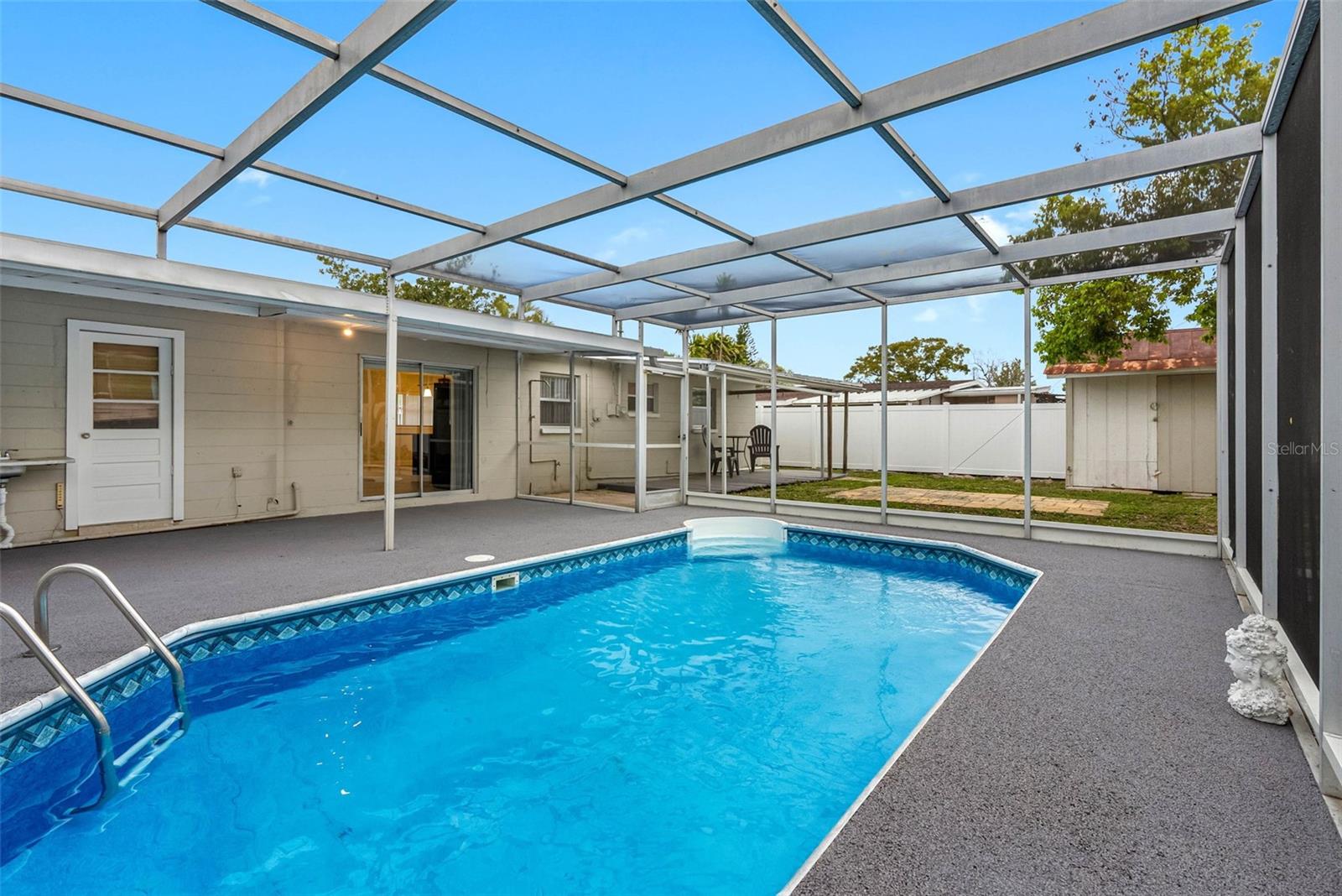 5103 TOWN N COUNTRY BLVD, TAMPA, FL, 33615