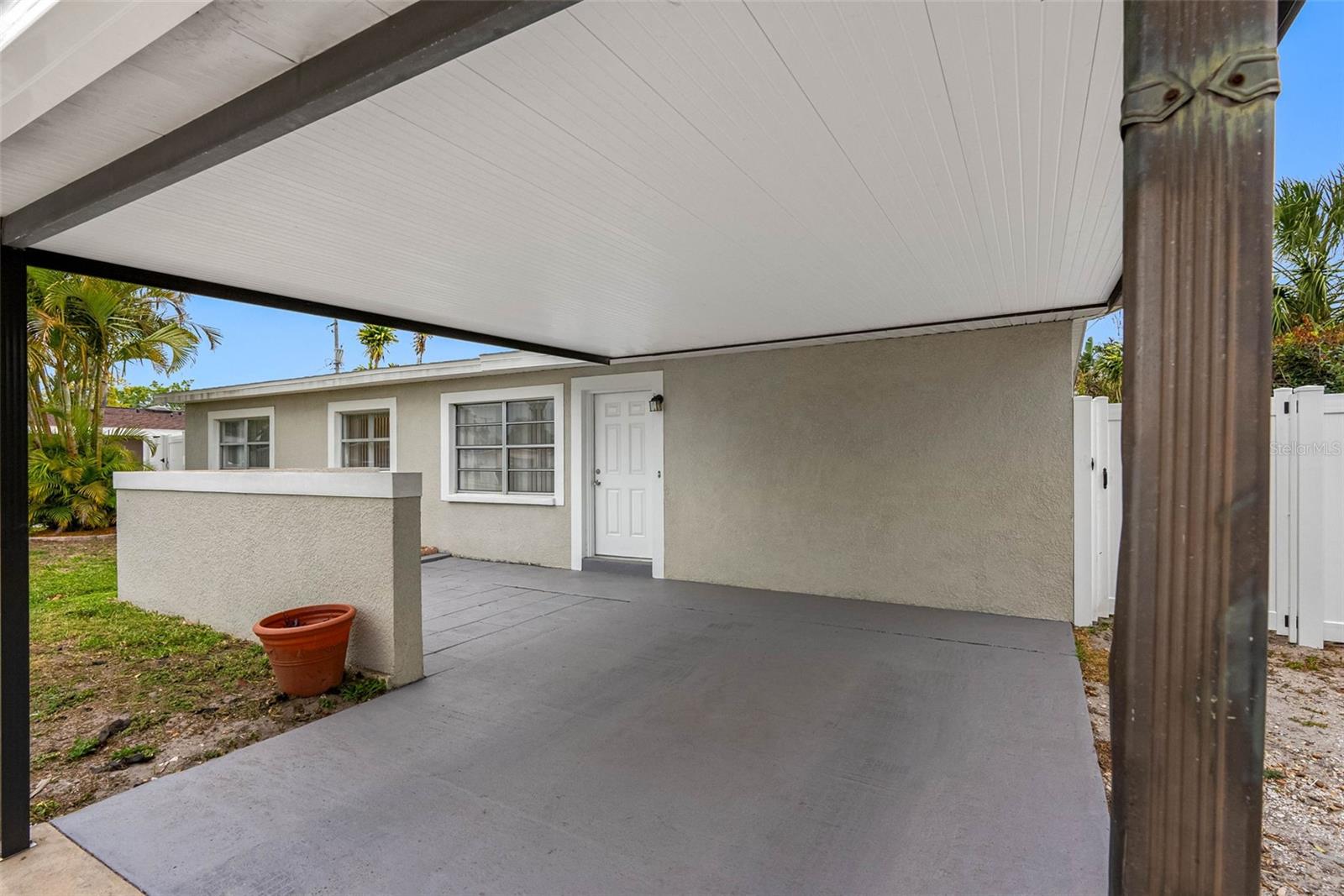 5103 TOWN N COUNTRY BLVD, TAMPA, FL, 33615