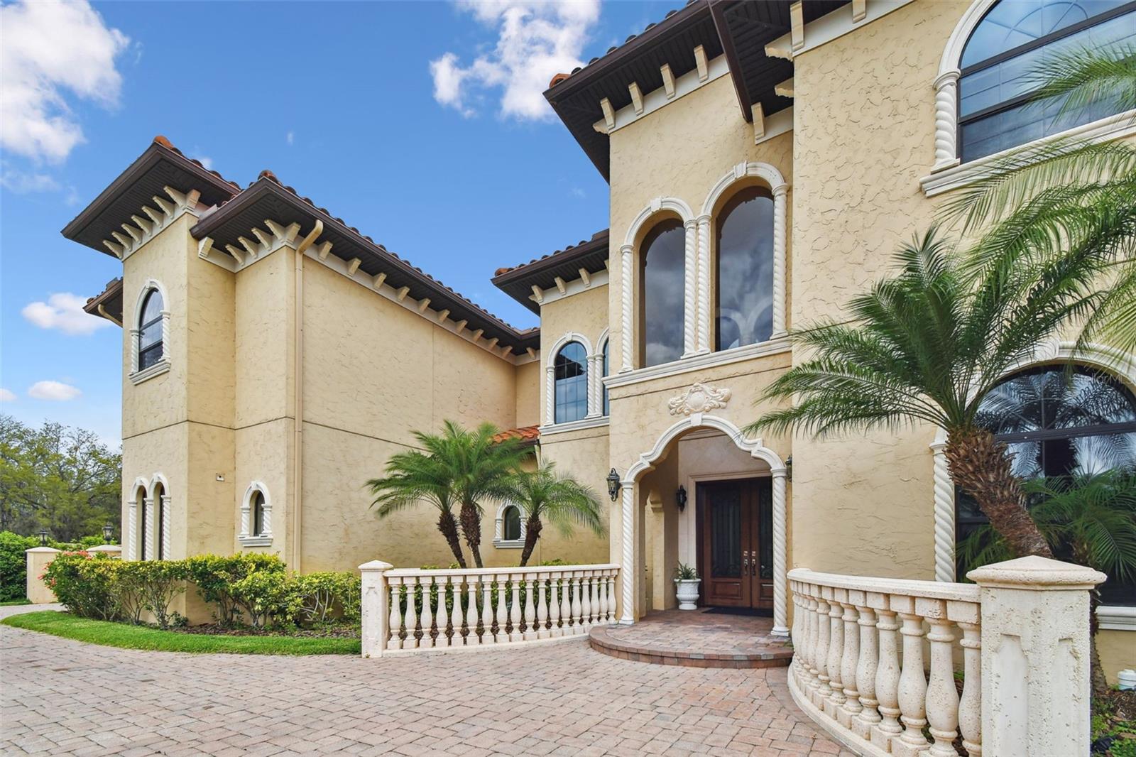 TB8364392 Property Photo