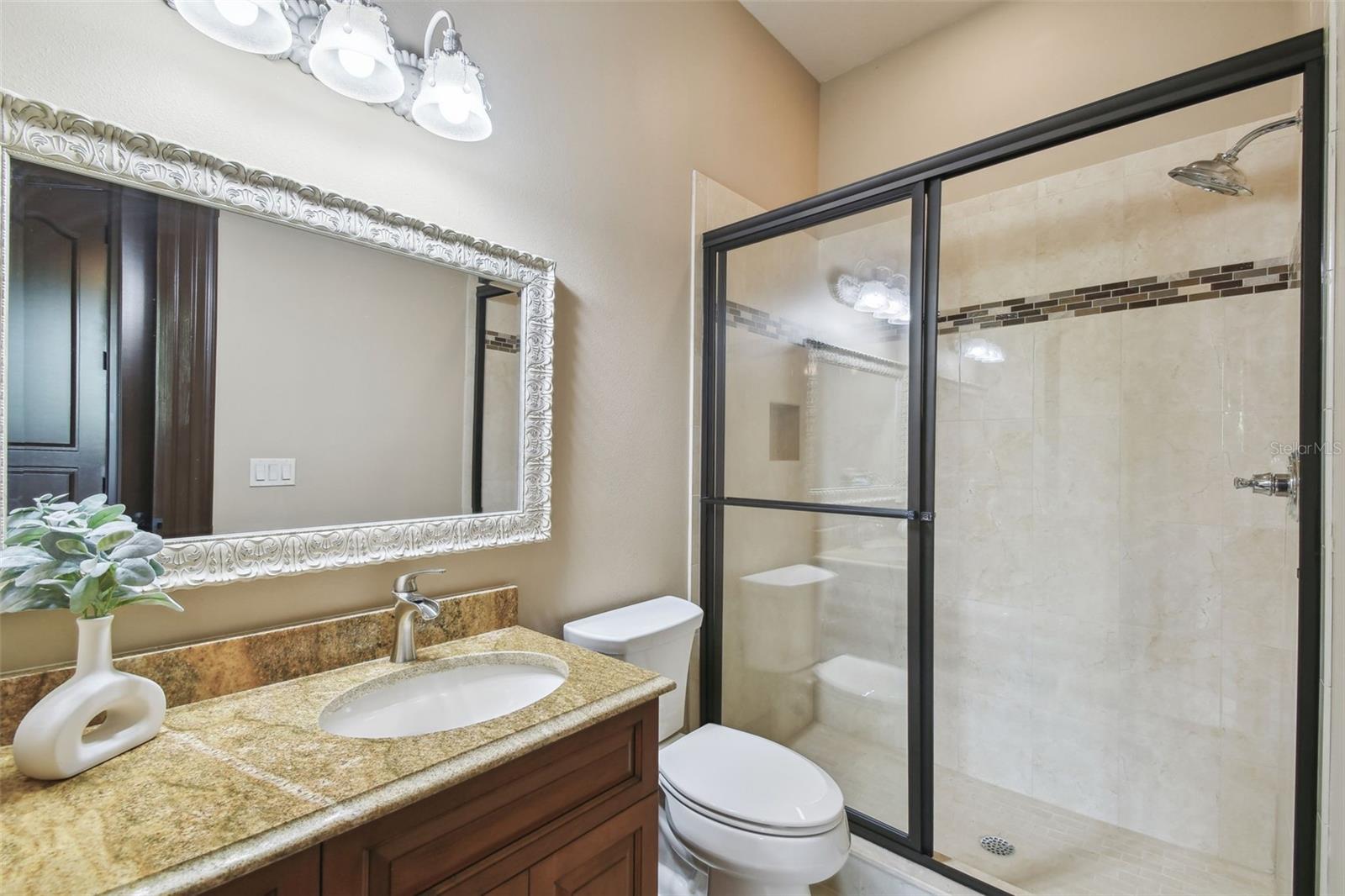 TB8364392 Property Photo