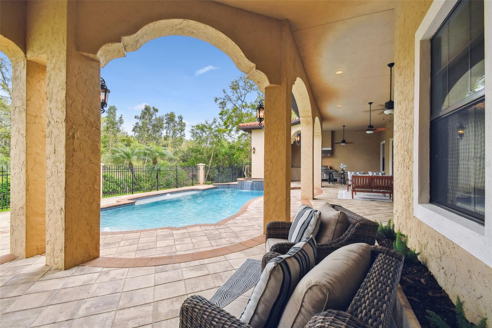 TB8364392 Property Photo