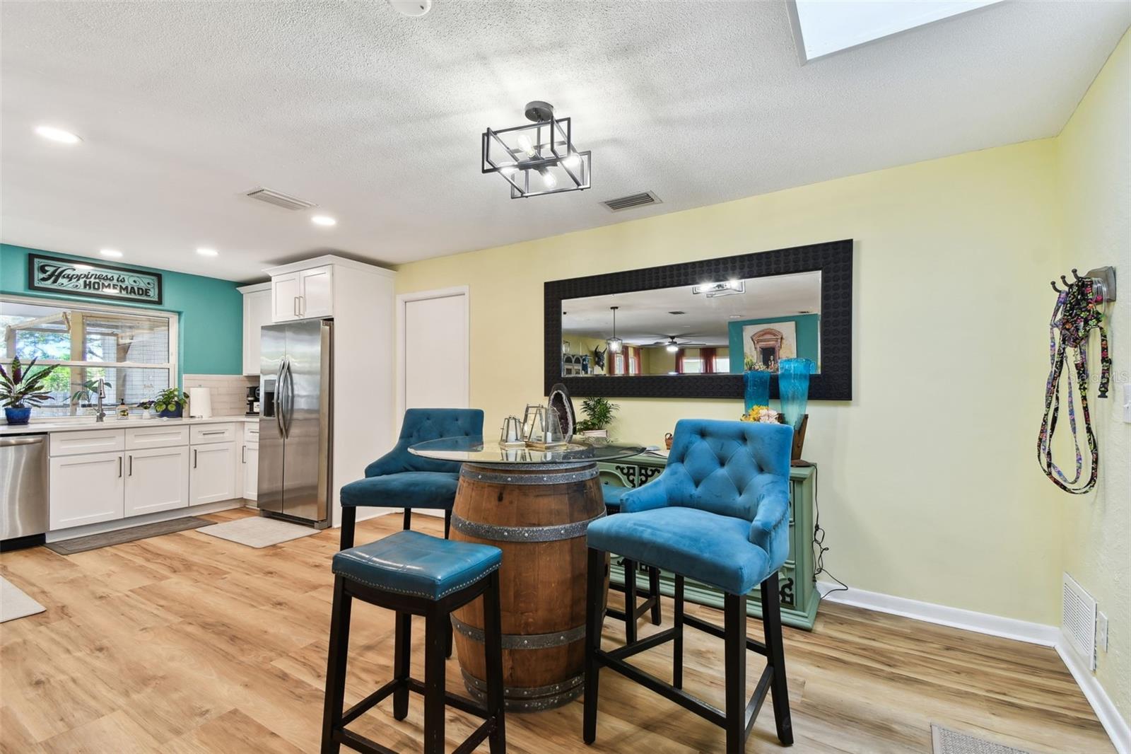 1887 OAK FOREST DR E, CLEARWATER, FL, 33759