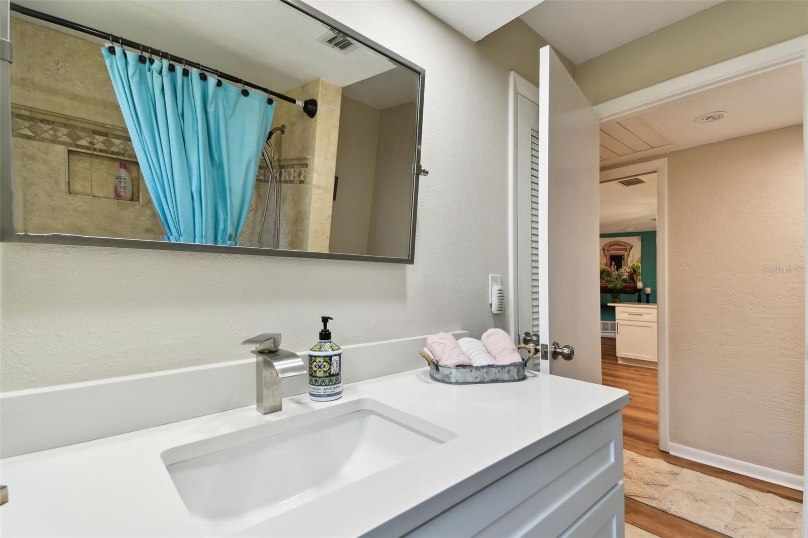 1887 OAK FOREST DR E, CLEARWATER, FL, 33759