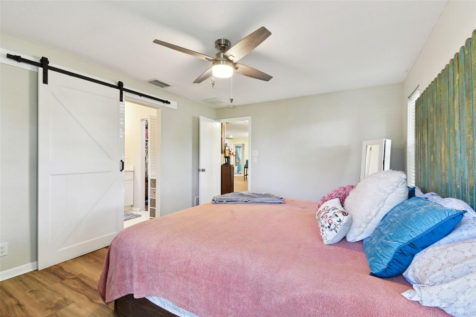 1887 OAK FOREST DR E, CLEARWATER, FL, 33759