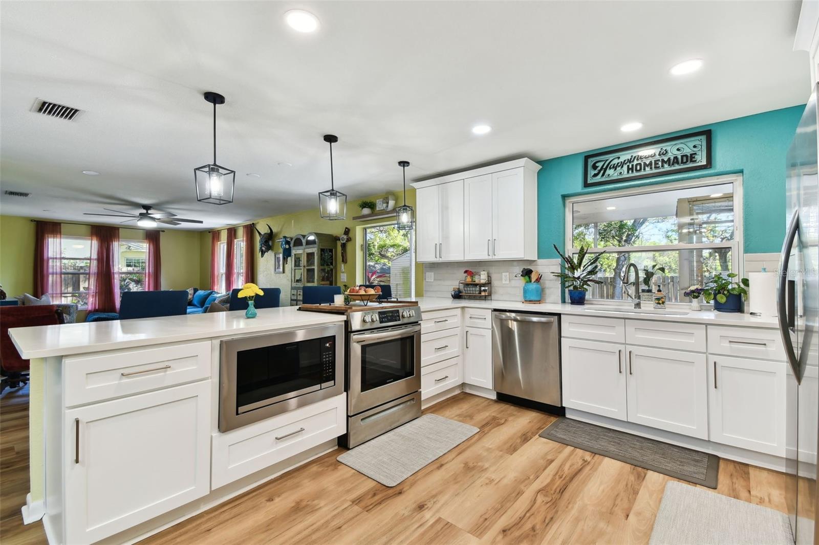 1887 OAK FOREST DR E, CLEARWATER, FL, 33759