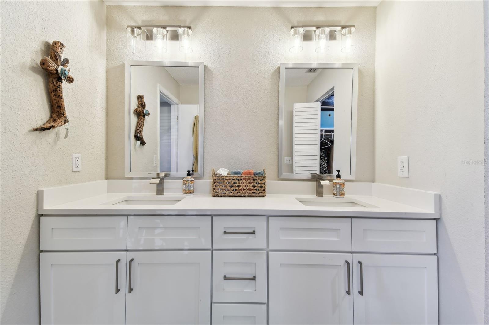 1887 OAK FOREST DR E, CLEARWATER, FL, 33759