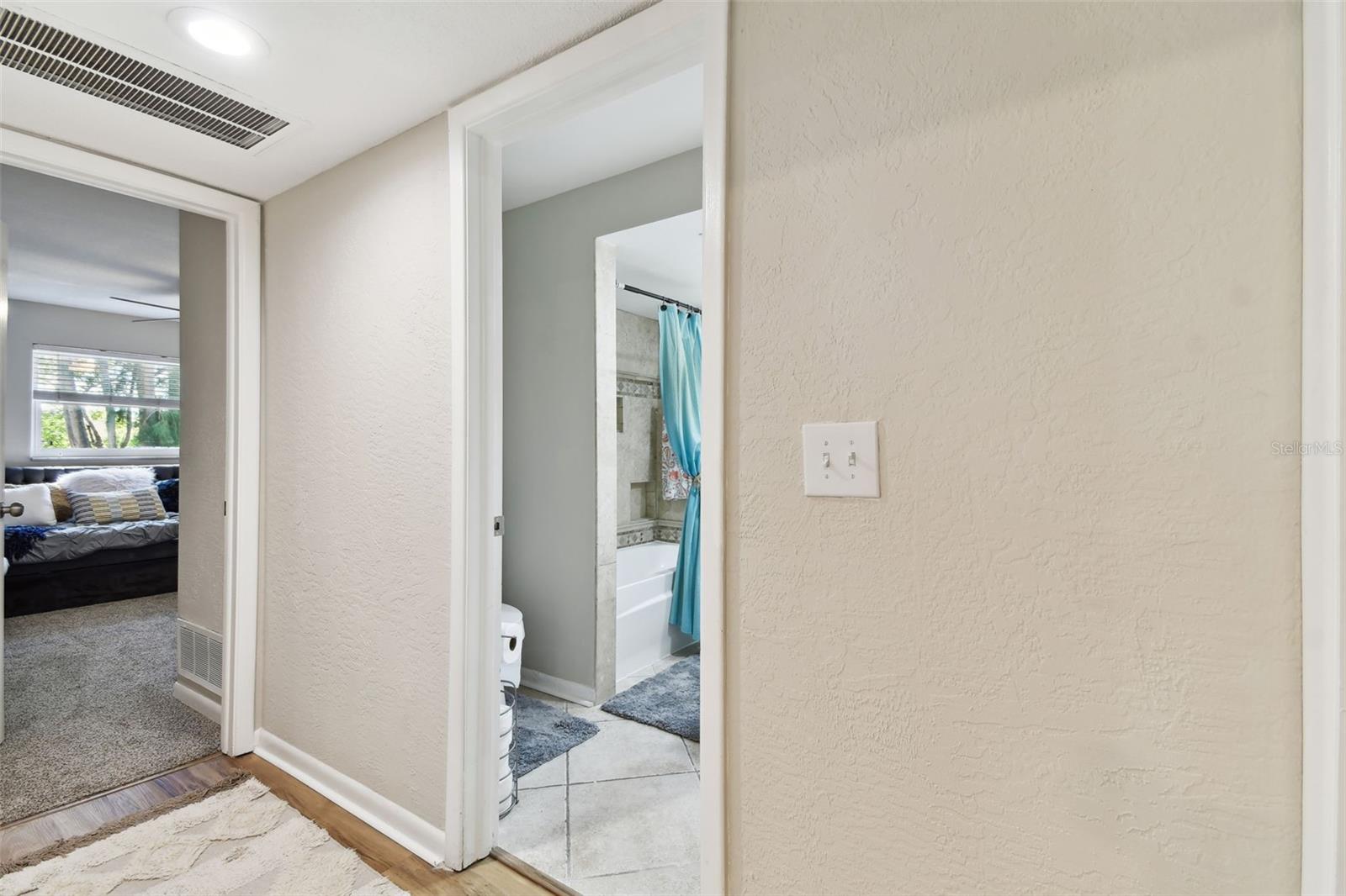 1887 OAK FOREST DR E, CLEARWATER, FL, 33759