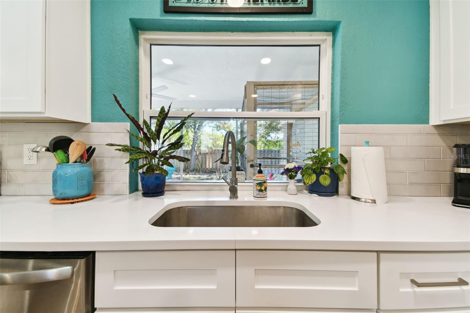 1887 OAK FOREST DR E, CLEARWATER, FL, 33759