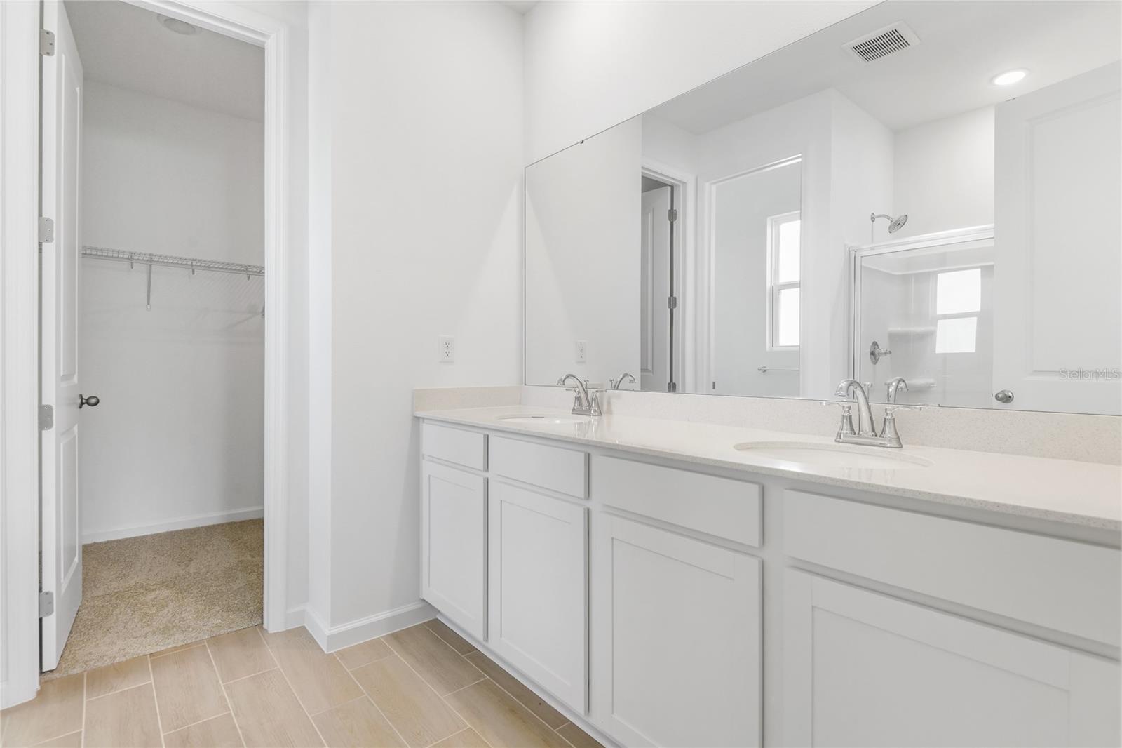 1011 WISTERIA WAY, DUNDEE, FL, 33838