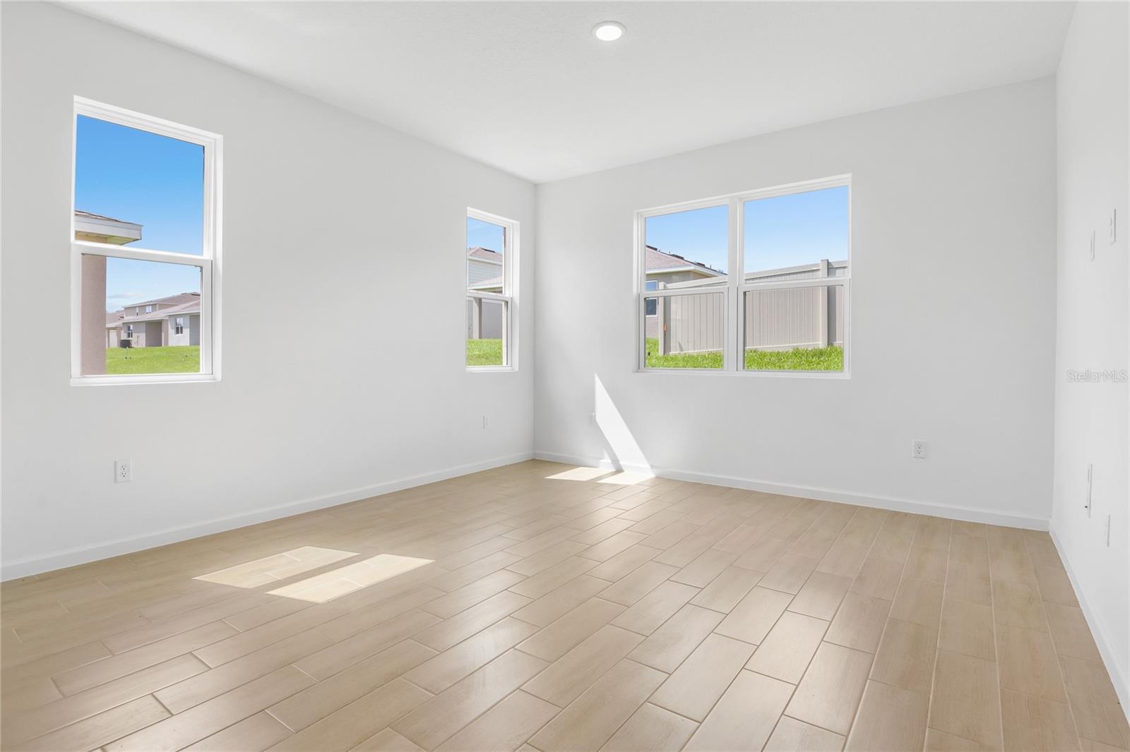 1011 WISTERIA WAY, DUNDEE, FL, 33838