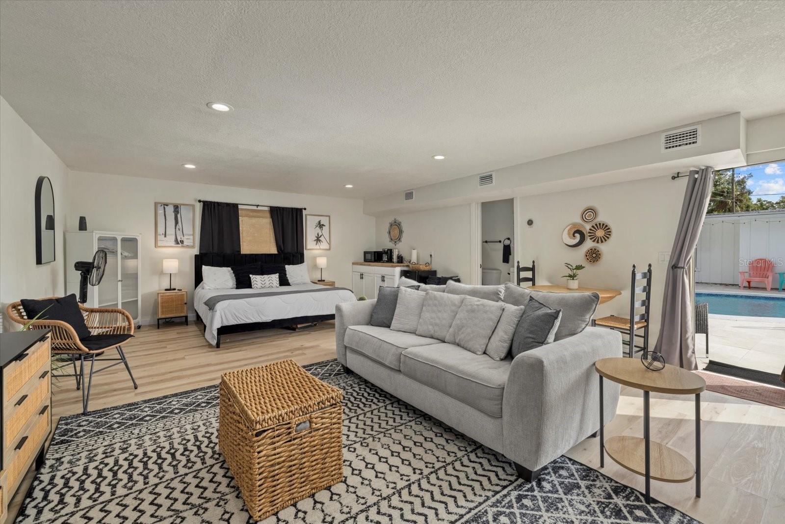 2069 BOUGAINVILLEA ST, SARASOTA, FL, 34239