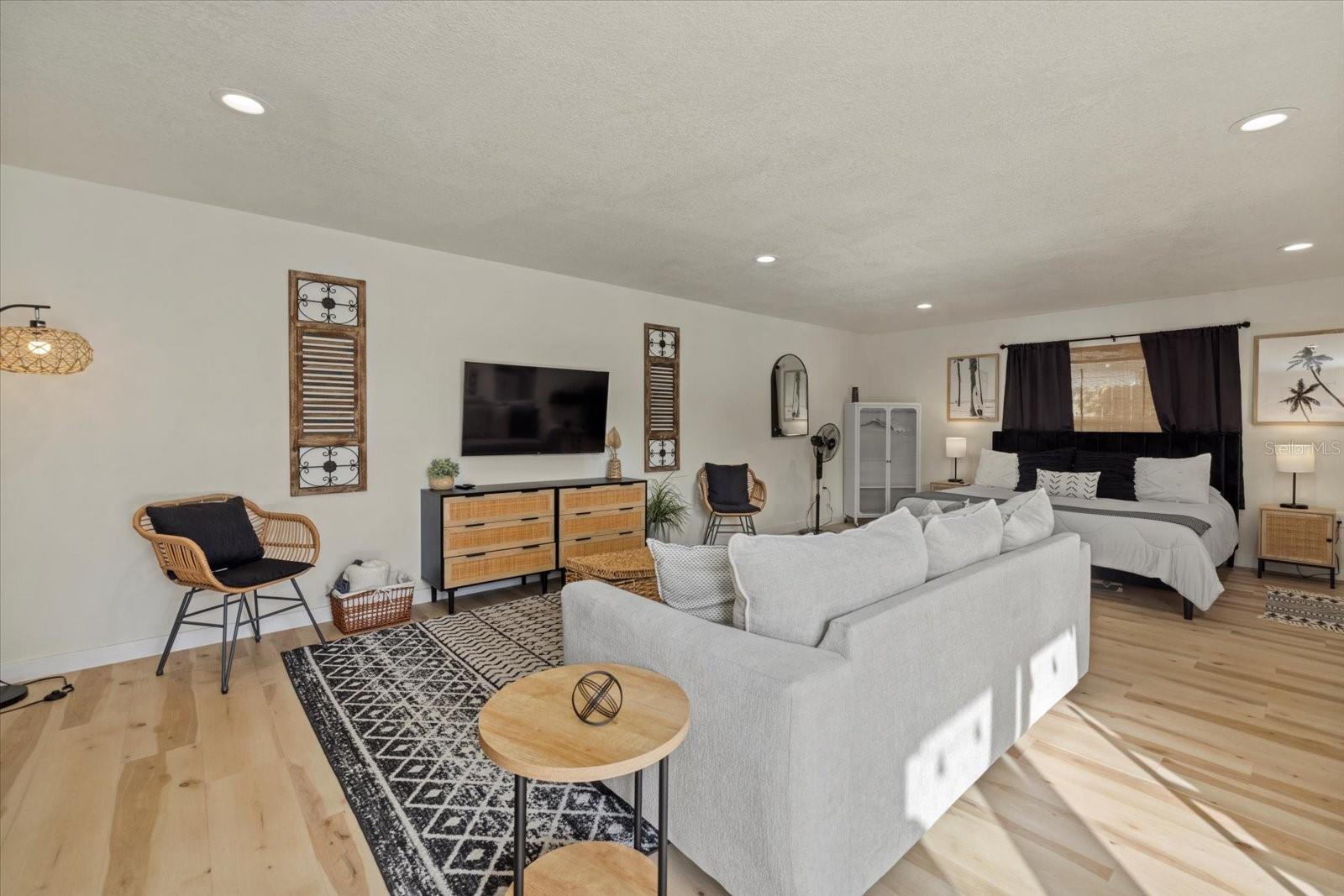 2069 BOUGAINVILLEA ST, SARASOTA, FL, 34239