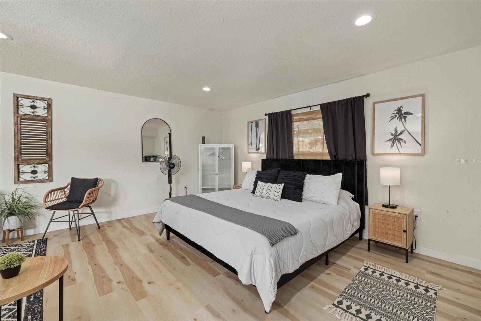 2069 BOUGAINVILLEA ST, SARASOTA, FL, 34239