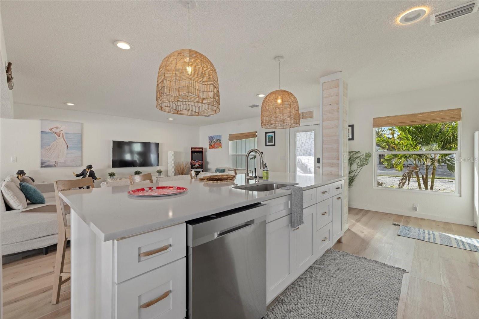 2069 BOUGAINVILLEA ST, SARASOTA, FL, 34239