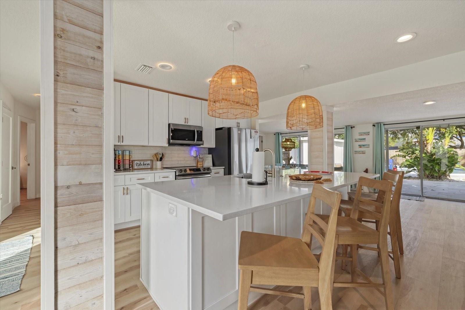 2069 BOUGAINVILLEA ST, SARASOTA, FL, 34239