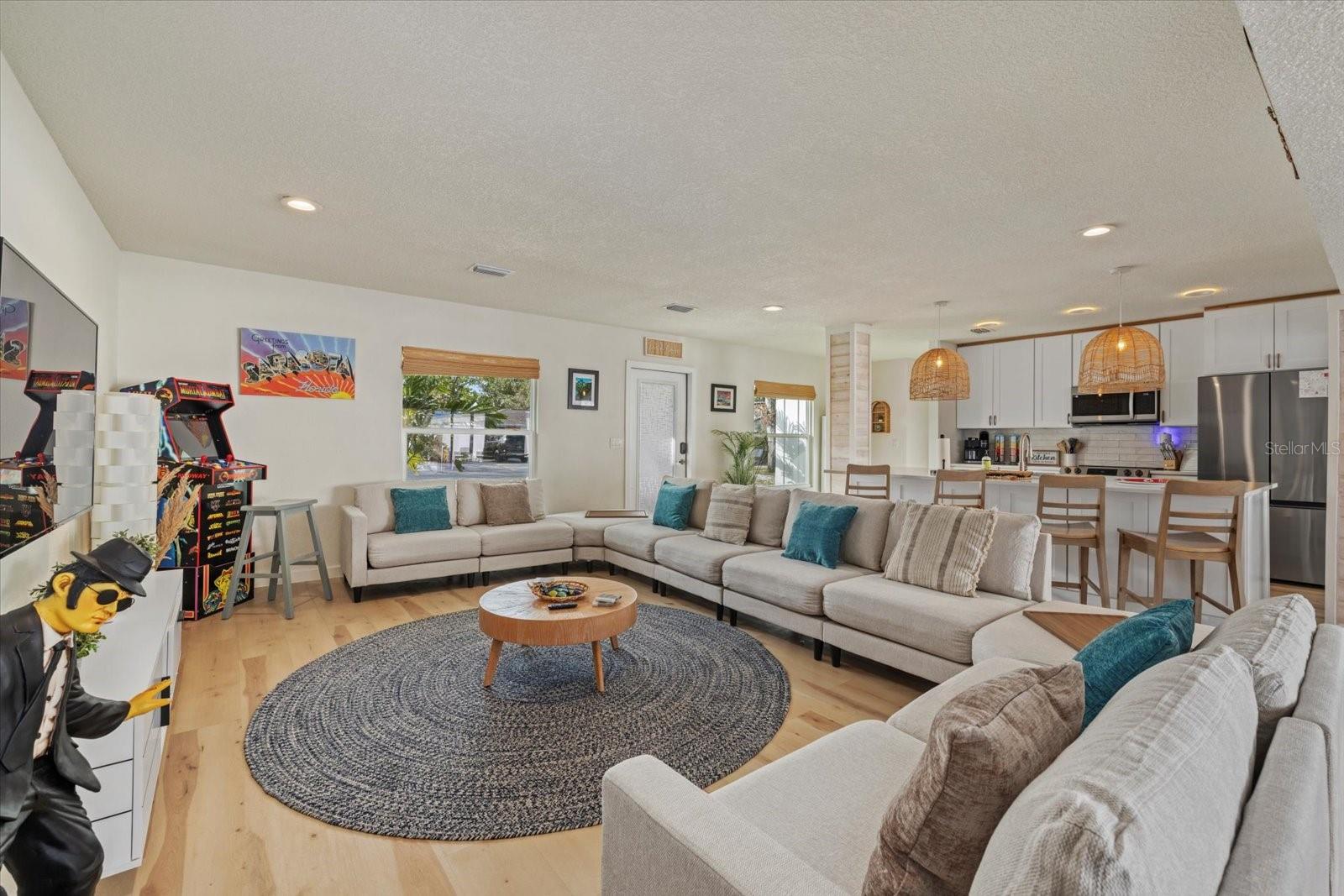 2069 BOUGAINVILLEA ST, SARASOTA, FL, 34239