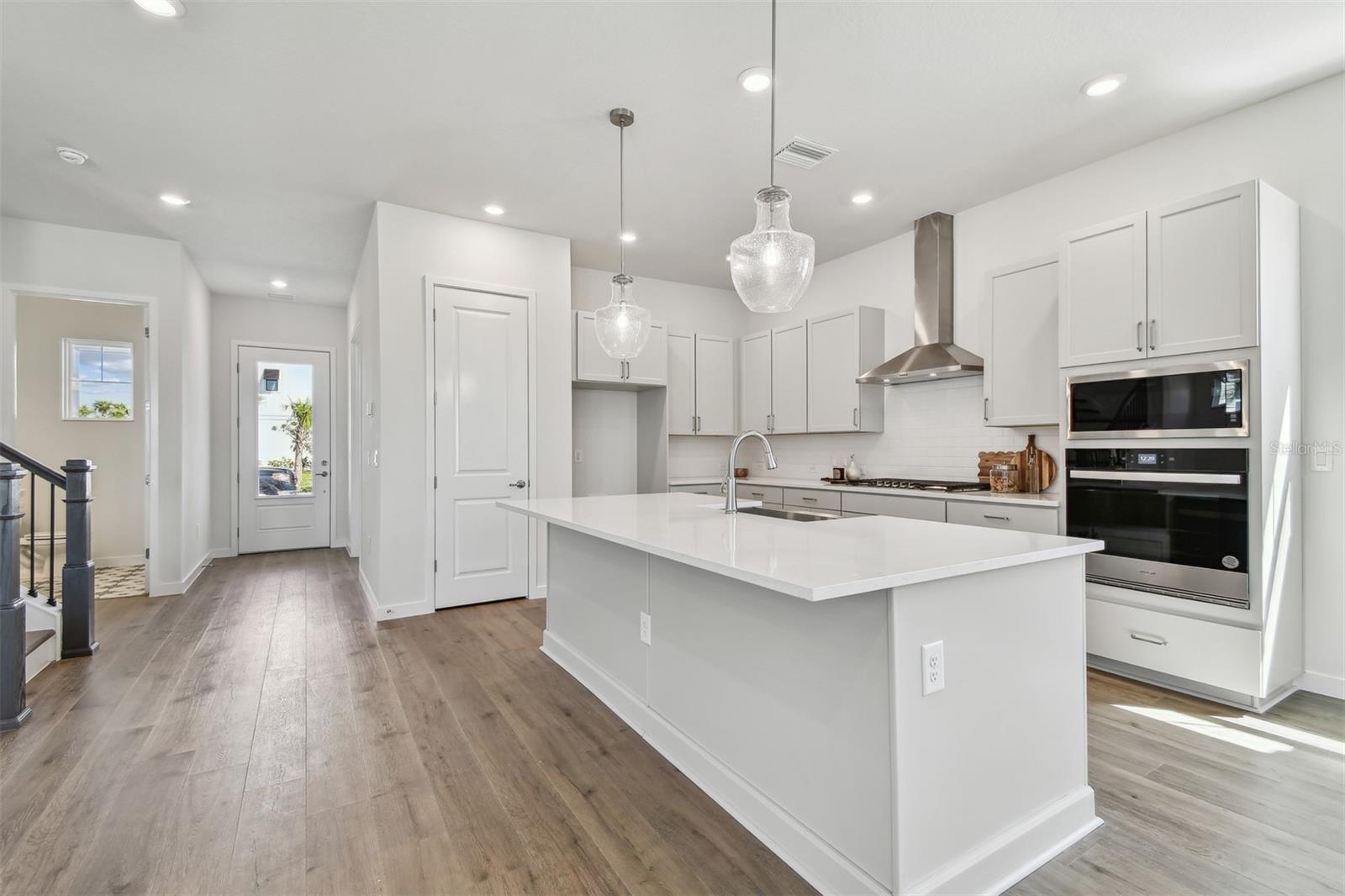 1558 MERRYTHOUGHT LN, SARASOTA, FL, 34240