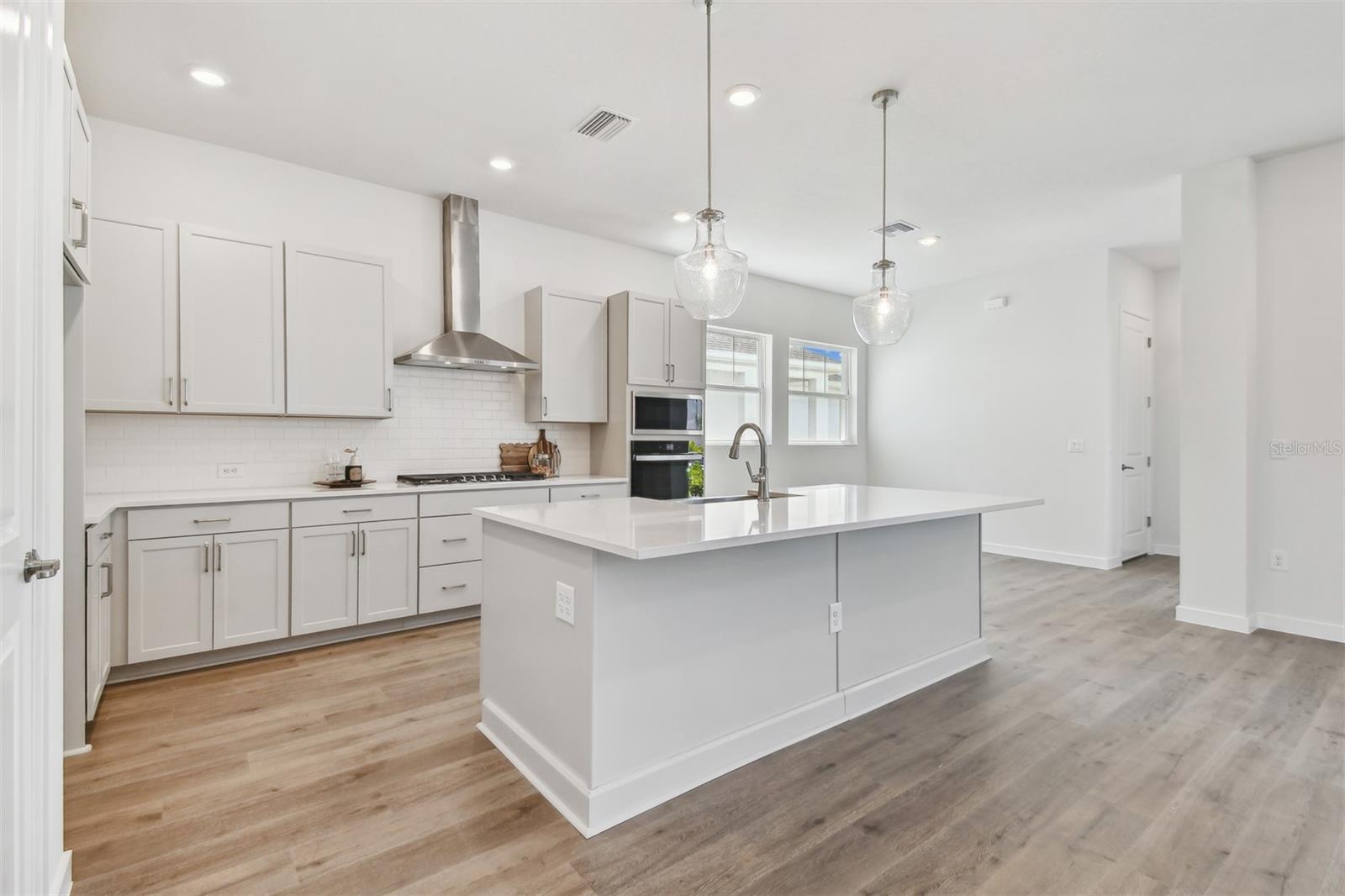 1558 MERRYTHOUGHT LN, SARASOTA, FL, 34240