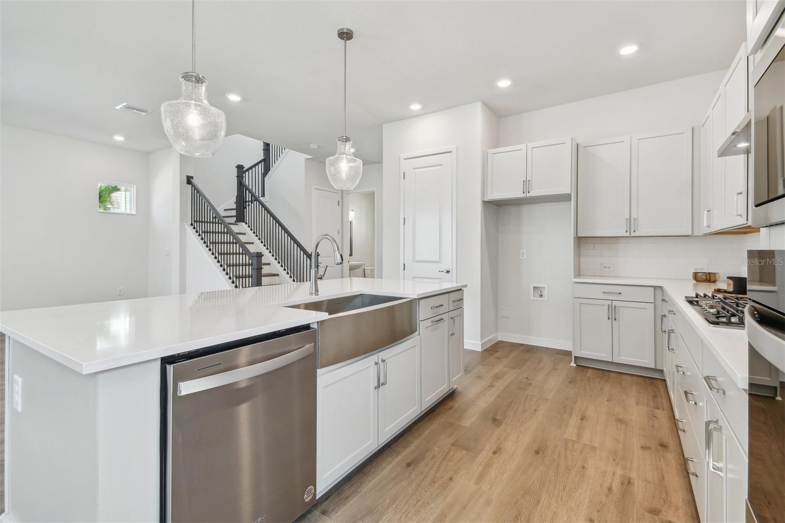 1558 MERRYTHOUGHT LN, SARASOTA, FL, 34240