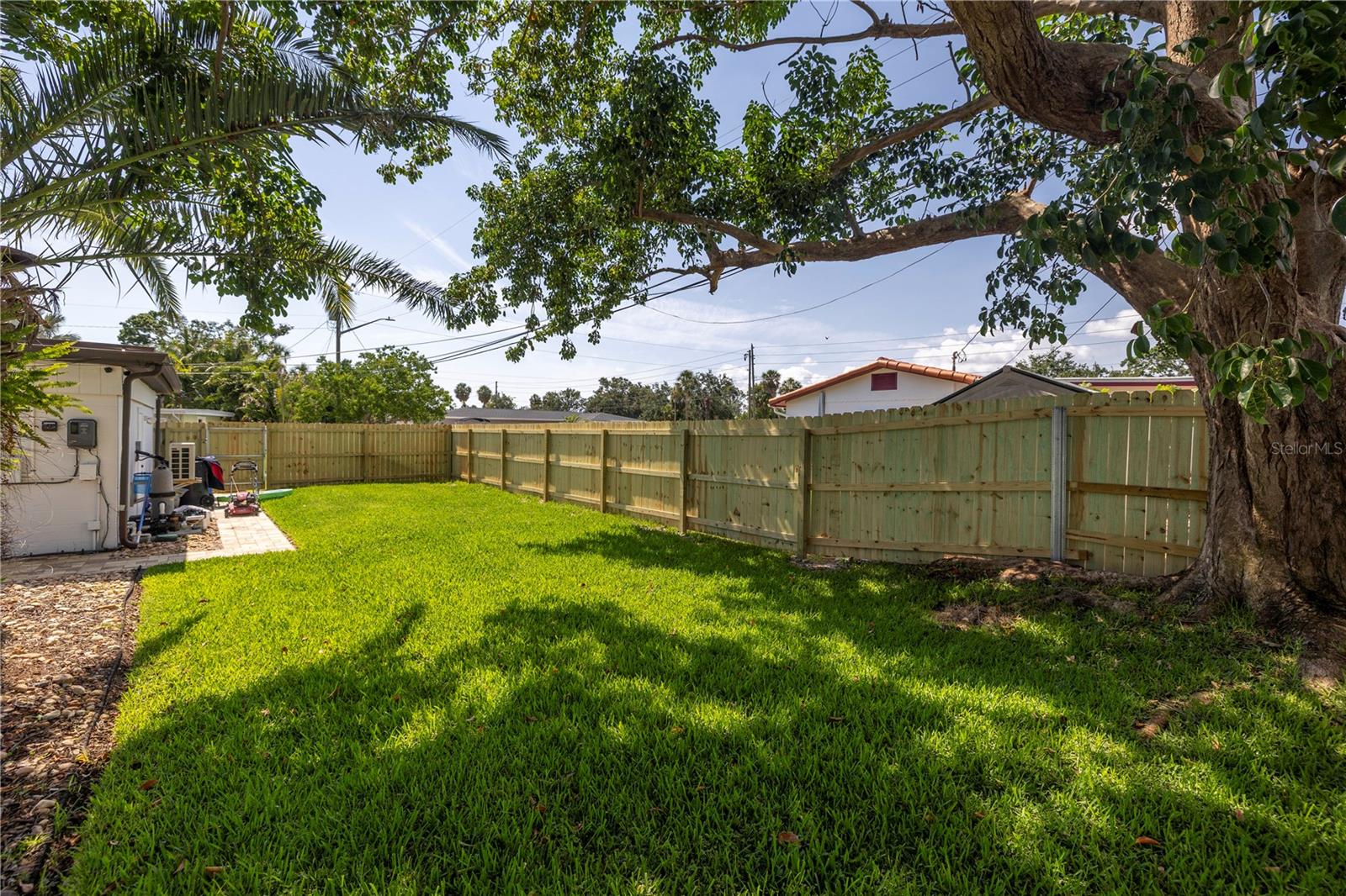 1101 39TH AVE NE, ST PETERSBURG, FL, 33703