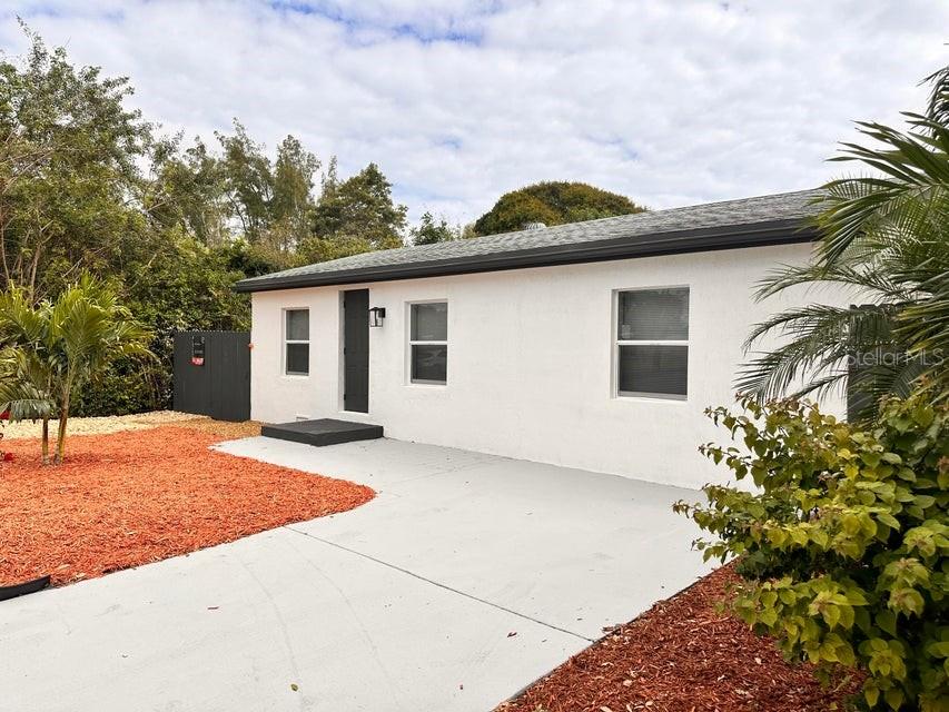 PINE AIR 6 LT 85, WEST PALM BEACH, FL, 33406