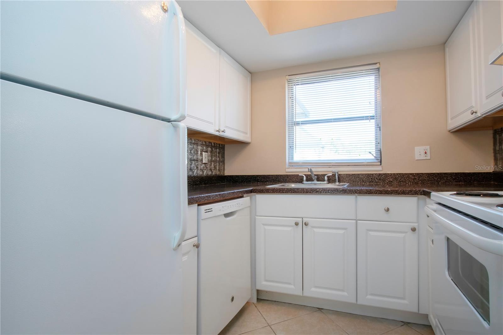 2806 SWIFTON DR #104, SARASOTA, FL, 34231