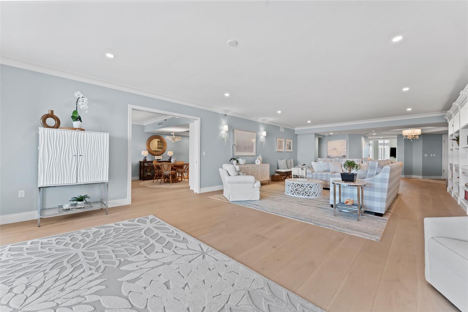 2410 HARBOURSIDE DR #142, LONGBOAT KEY, FL, 34228